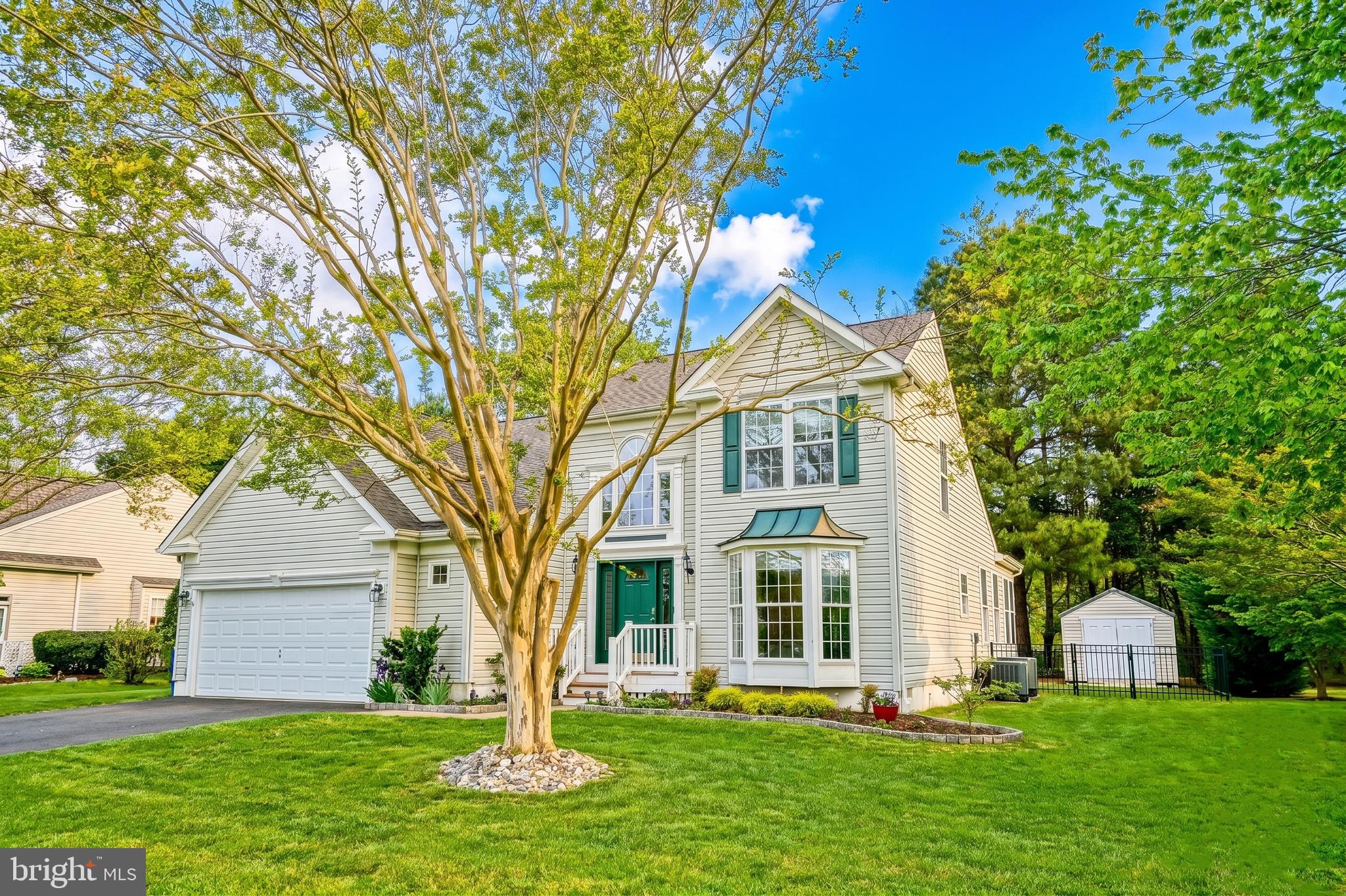 5 AINTREE DRIVE