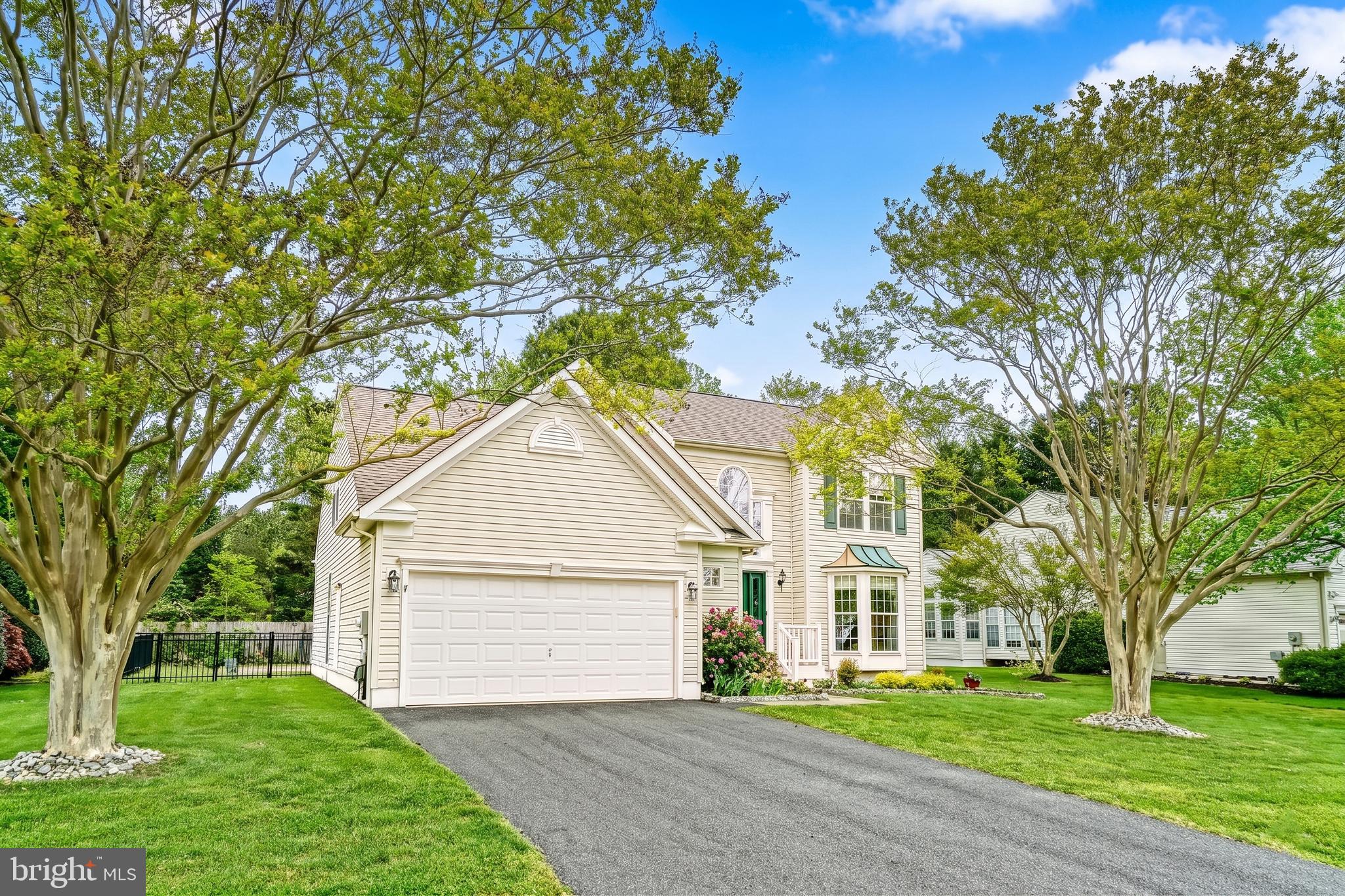 5 AINTREE DRIVE