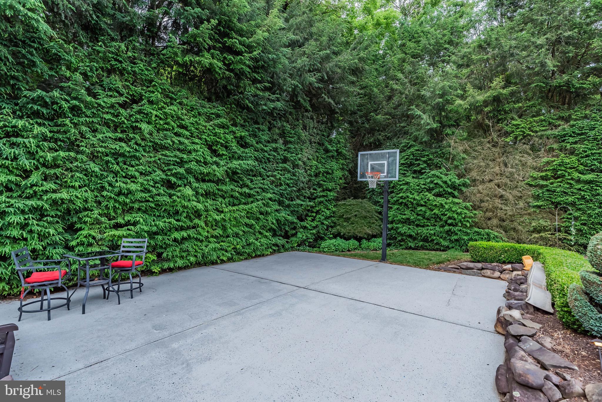 CHESTNUT HILLS - Residential