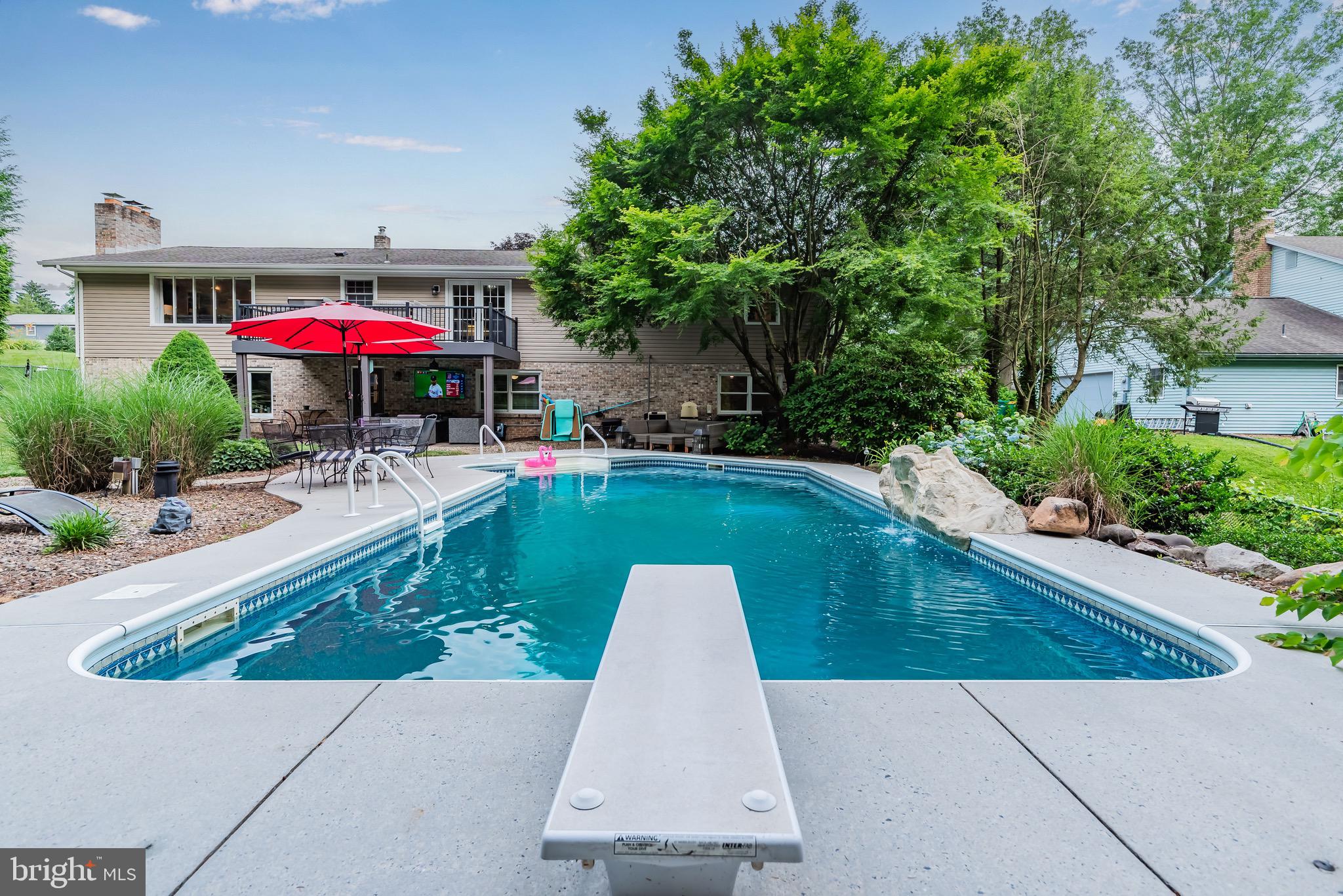 CHESTNUT HILLS - Residential