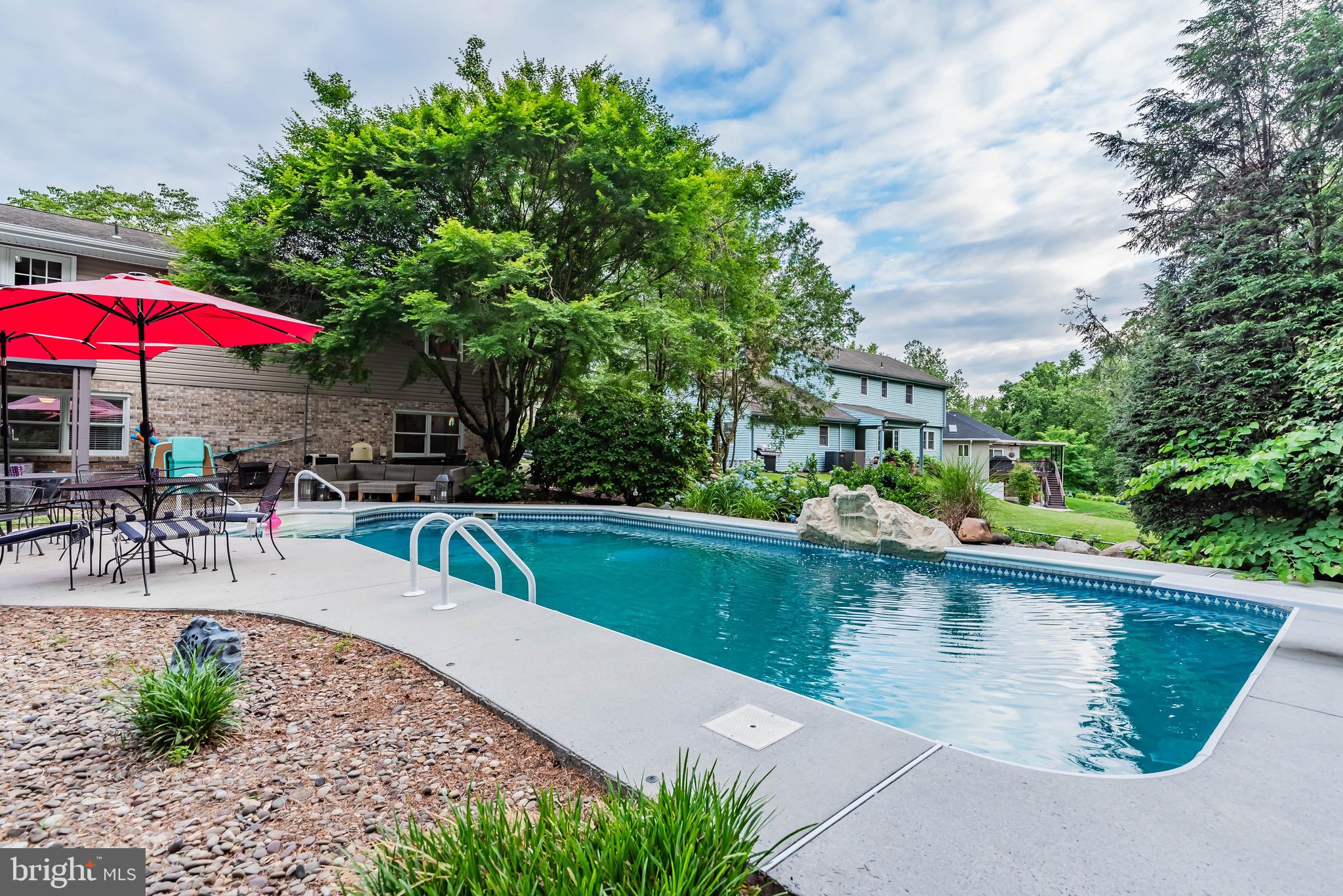 CHESTNUT HILLS - Residential