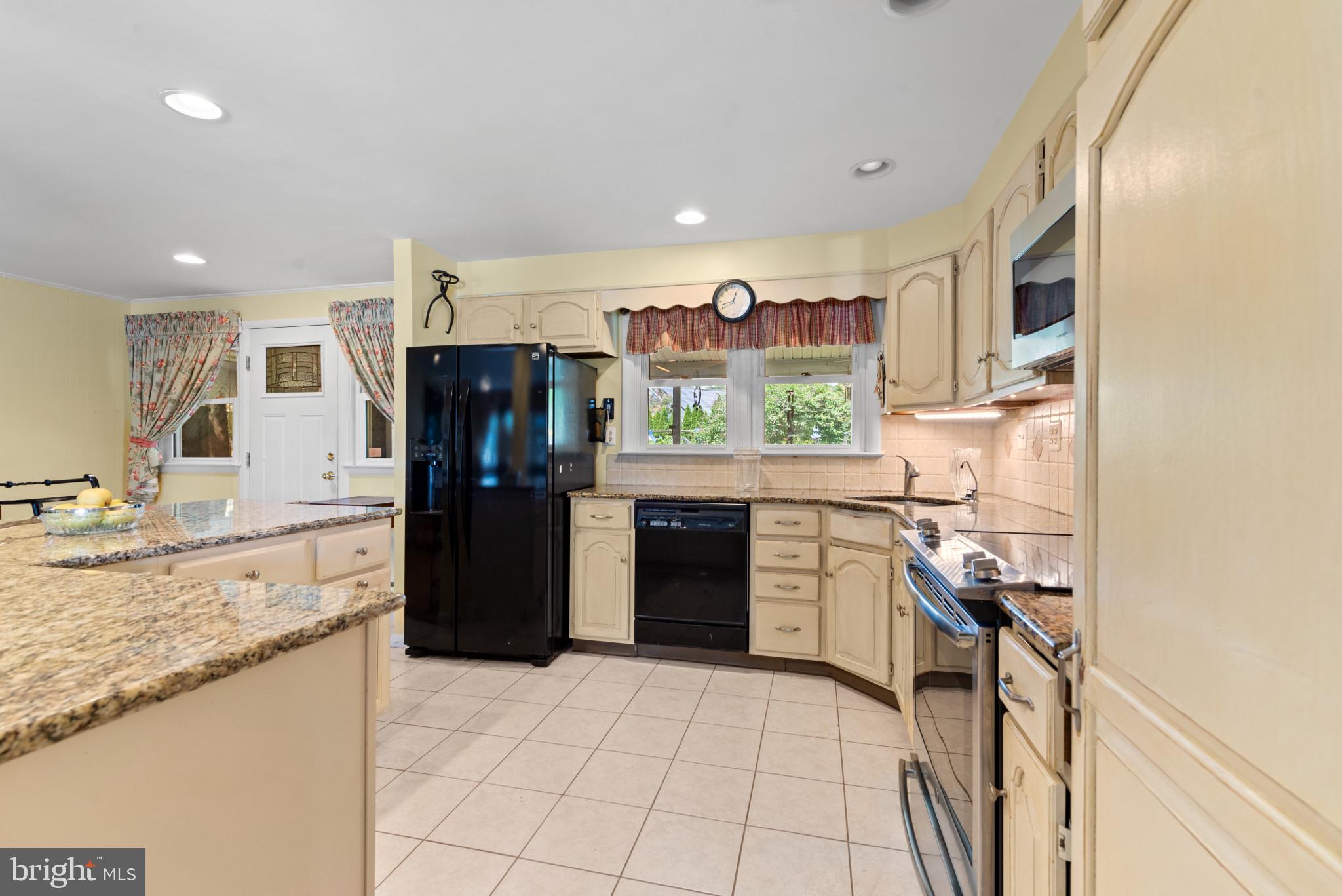 FOUNTAIN HILL - Residential