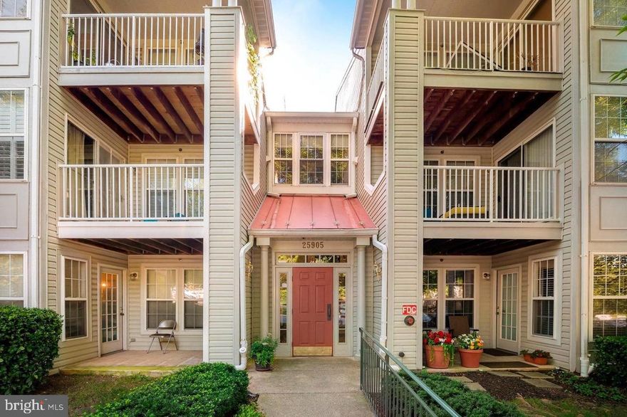 Great main level (no steps) 2 bedroom 2 full bath condo in sought after Damascus. Freshly painted, brand new engineered hardwood floors, new bathrooms. Great view backing up to trees & parkland. Move in ready. Lots of natural light, close to shopping and public transportation.