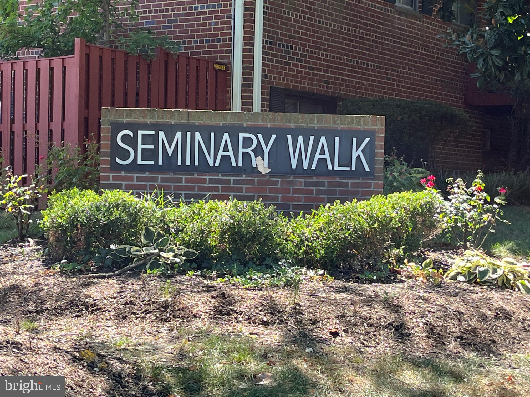 SEMINARY WALK - Residential