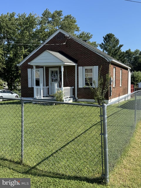 Homes For Sale - 737 W 11th Street St<br/> FRONT ROYAL, VA 22630