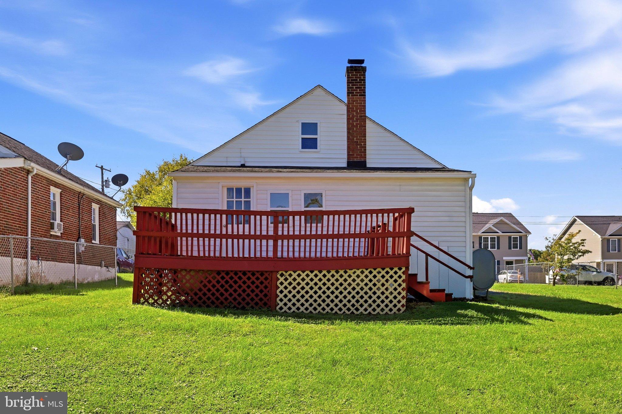 737 W 11TH STREET