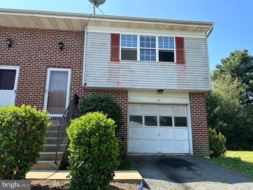 Photo of 129 PICKWICK PL, MILLERSVILLE, PA 17551 (MLS # PALA2040332)