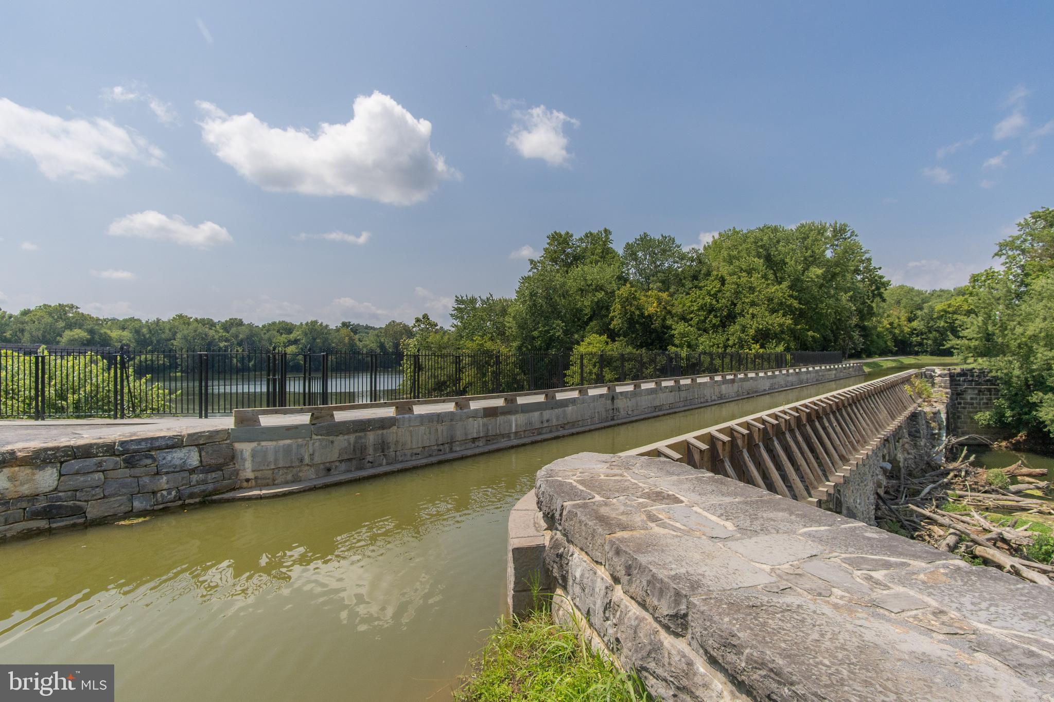 WILLIAMSPORT - Residential