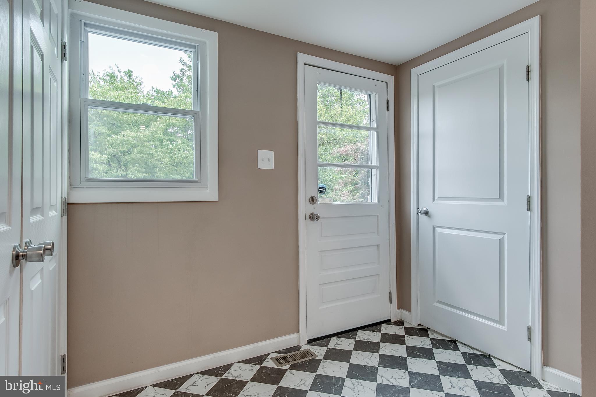 WILLIAMSPORT - Residential