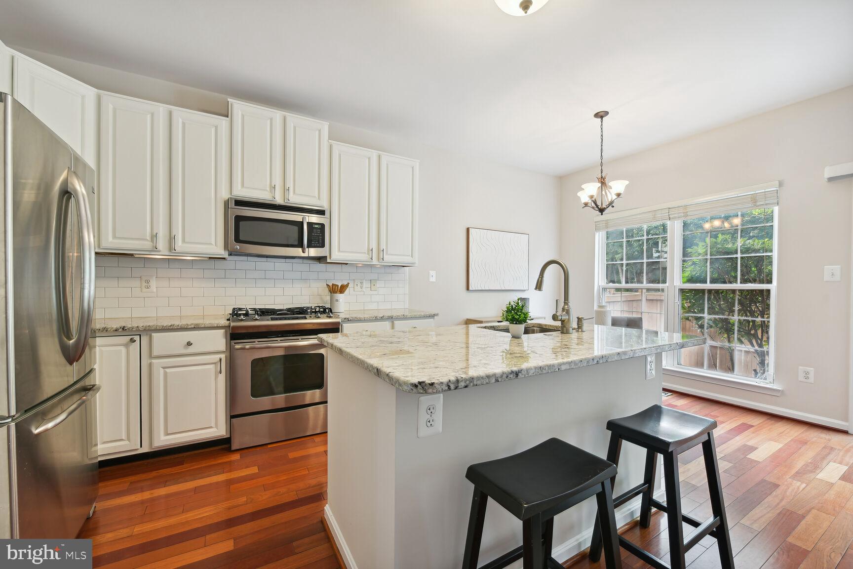 RESTON - Residential