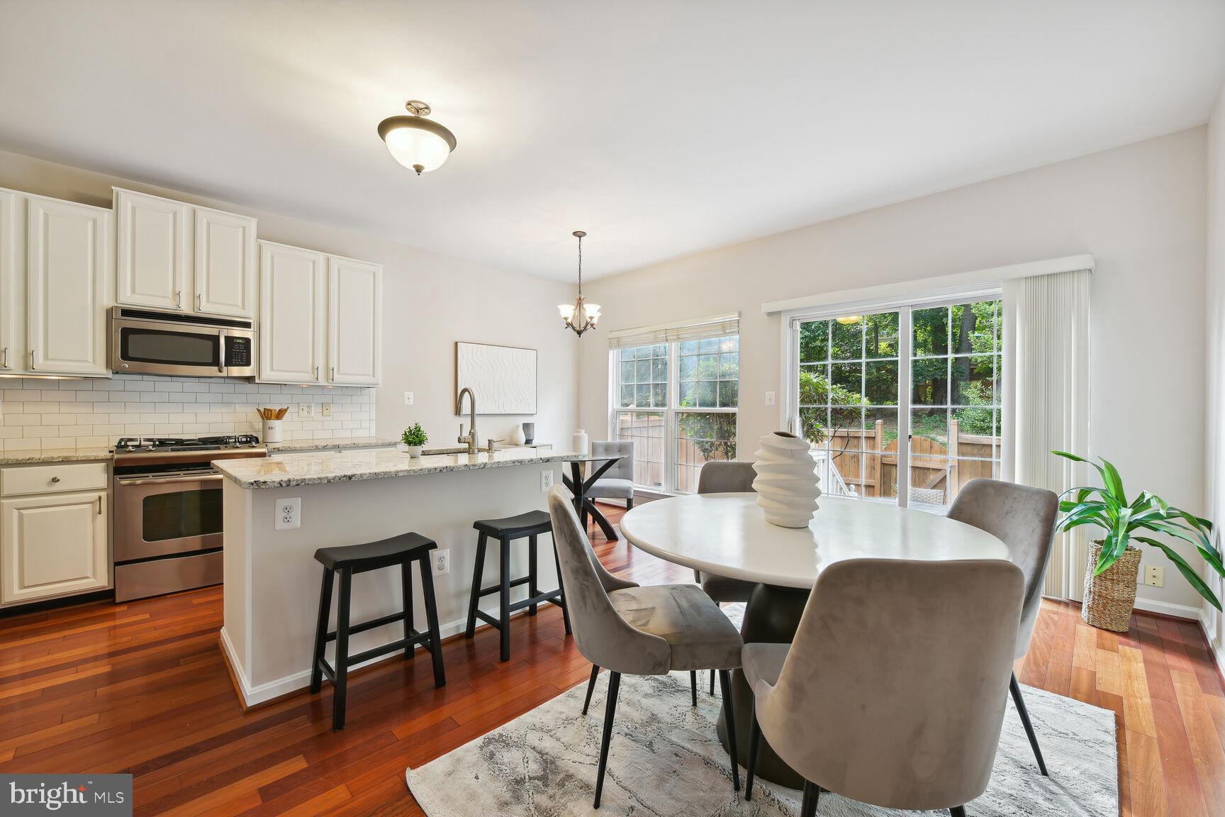 RESTON - Residential