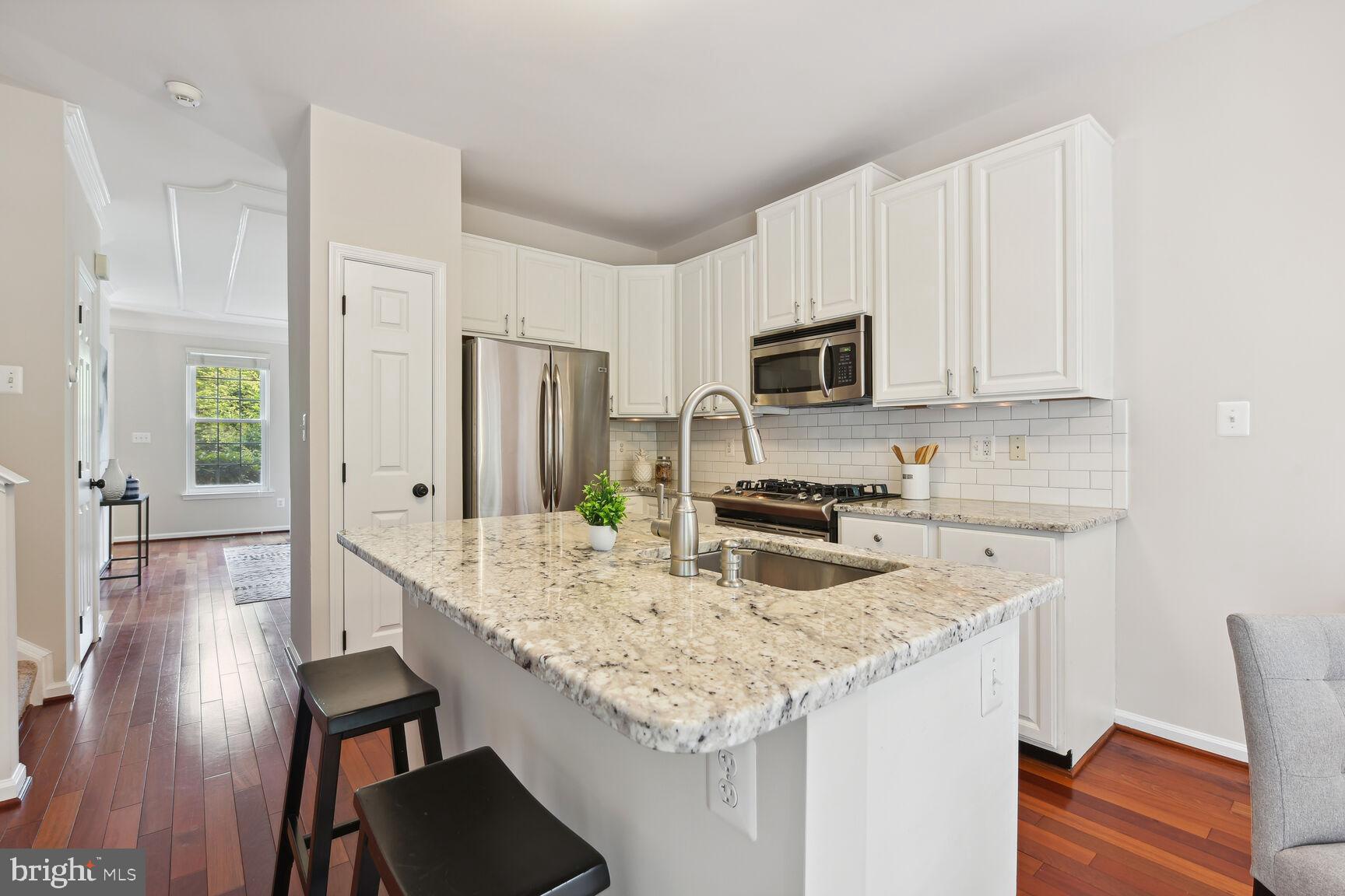 RESTON - Residential