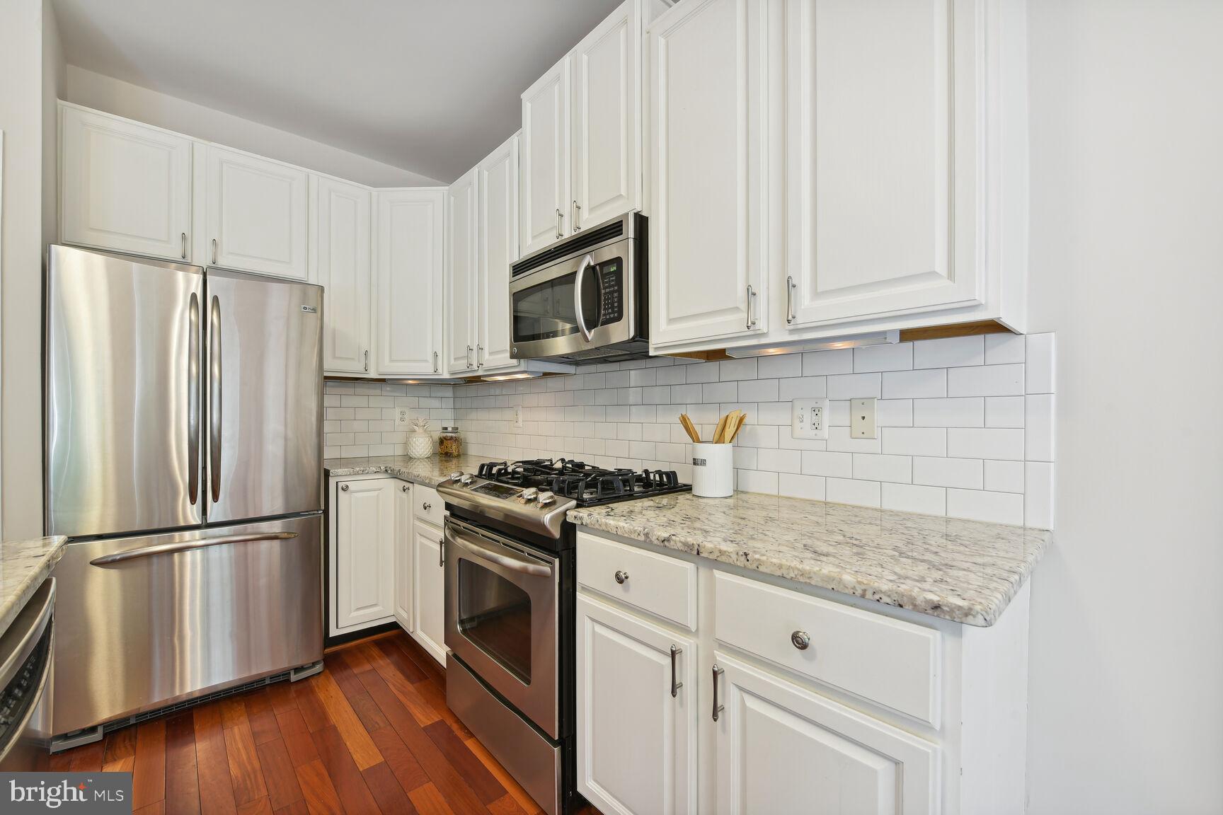 RESTON - Residential