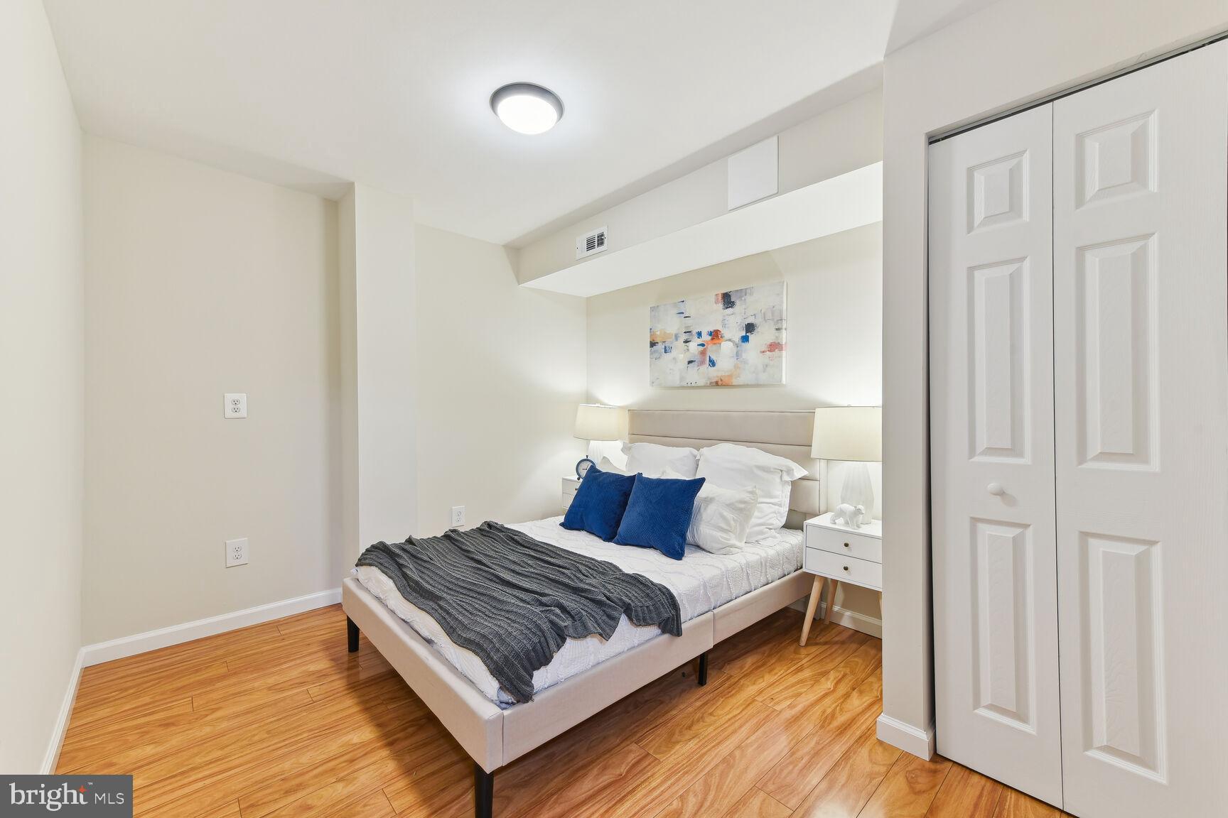 RESTON - Residential