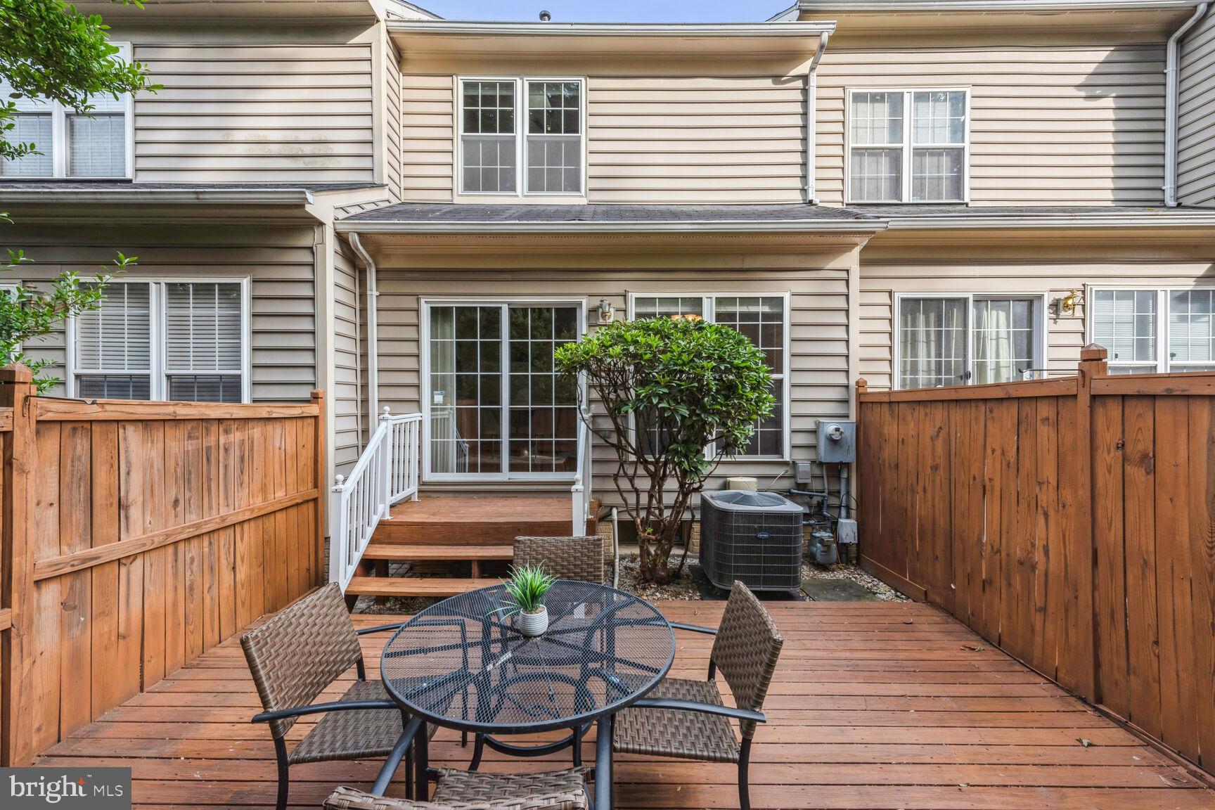 RESTON - Residential