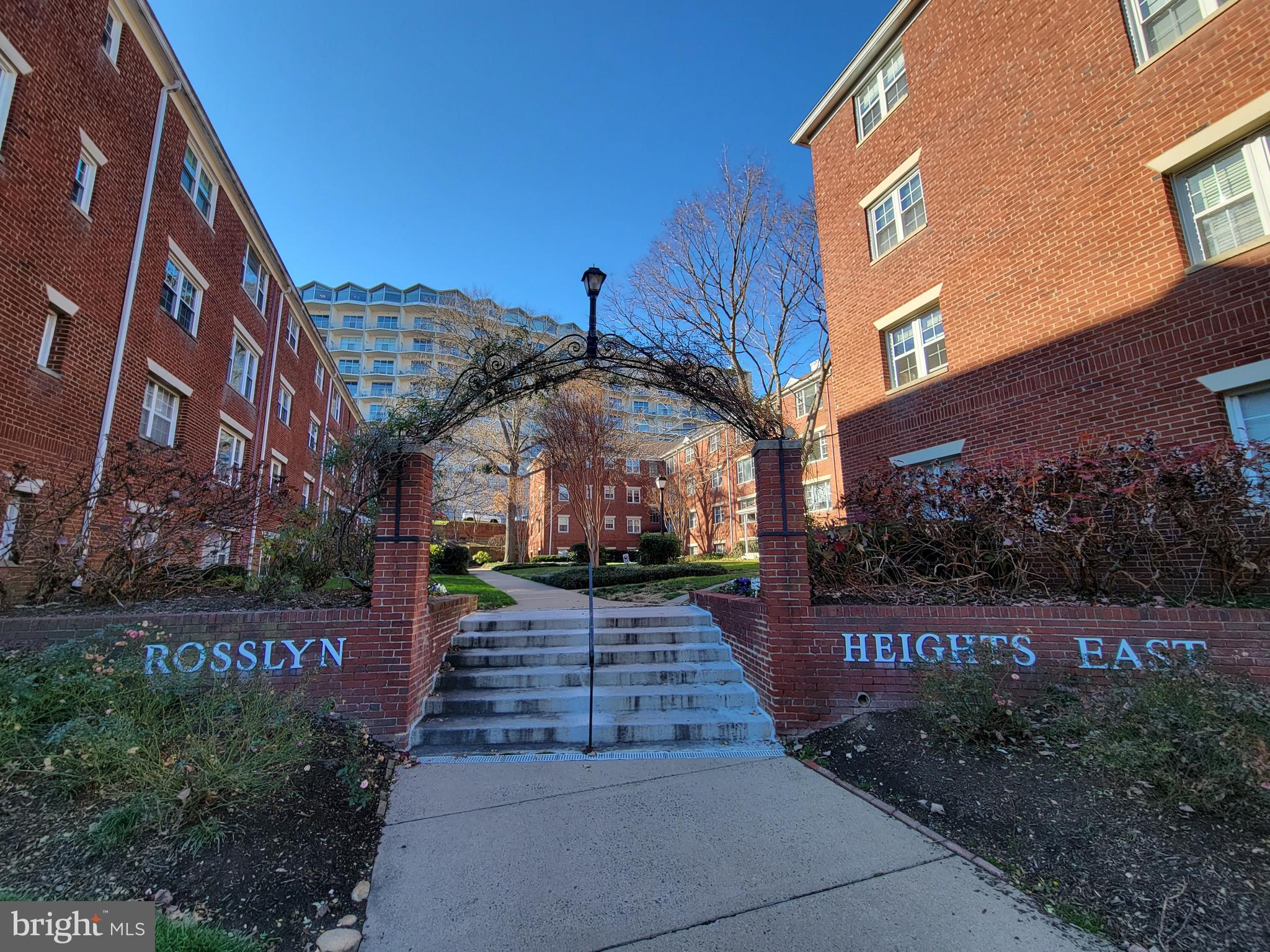 ROSSLYN HEIGHTS - Residential