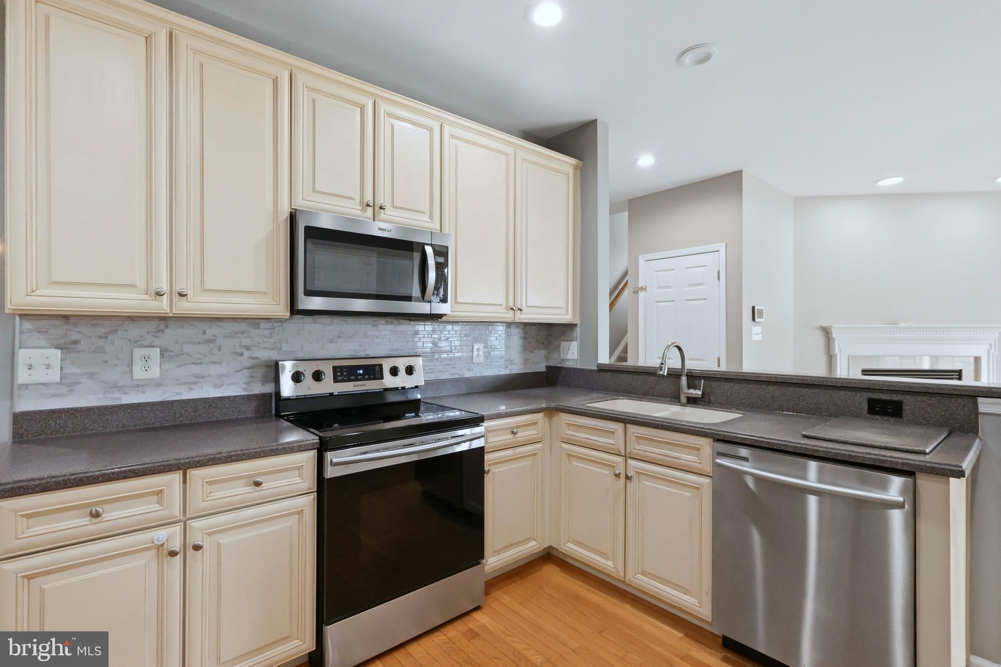 DAHLIA PARK OF WILDEWOOD - Residential