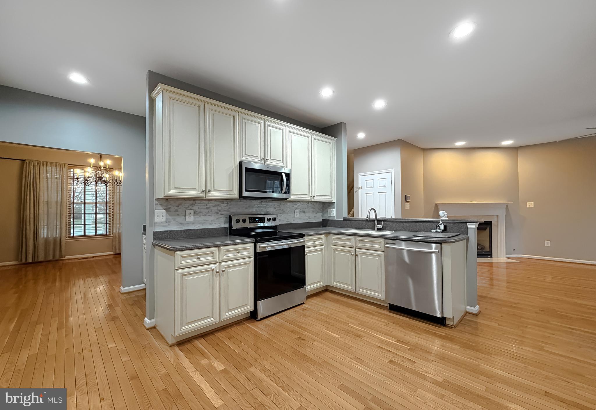 DAHLIA PARK OF WILDEWOOD - Residential