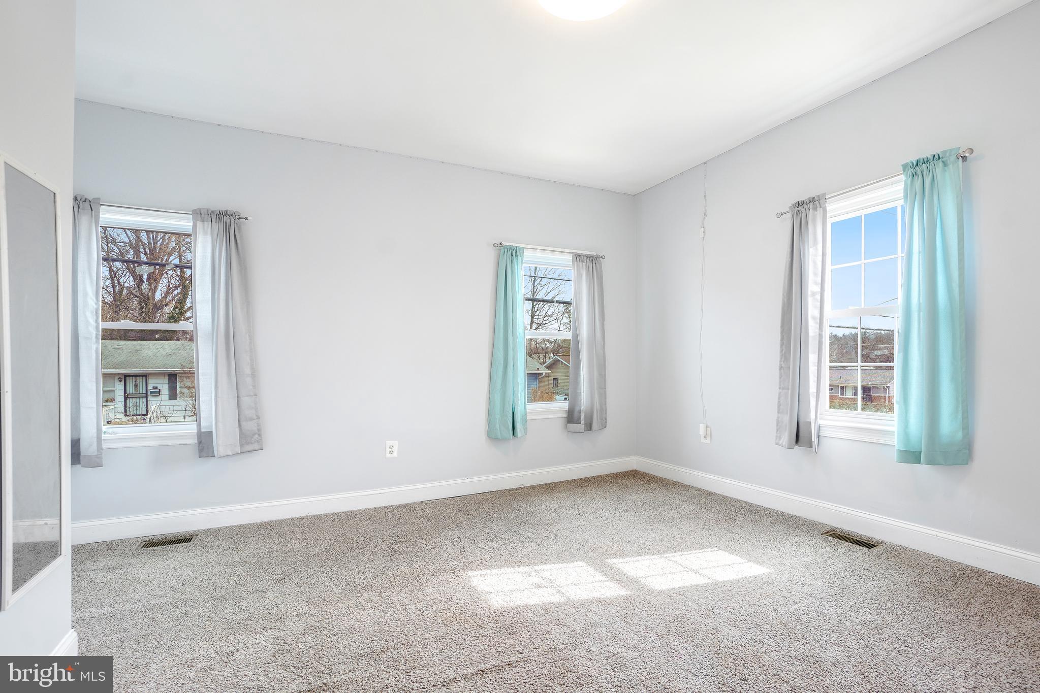 COLUMBIA PARK - Residential