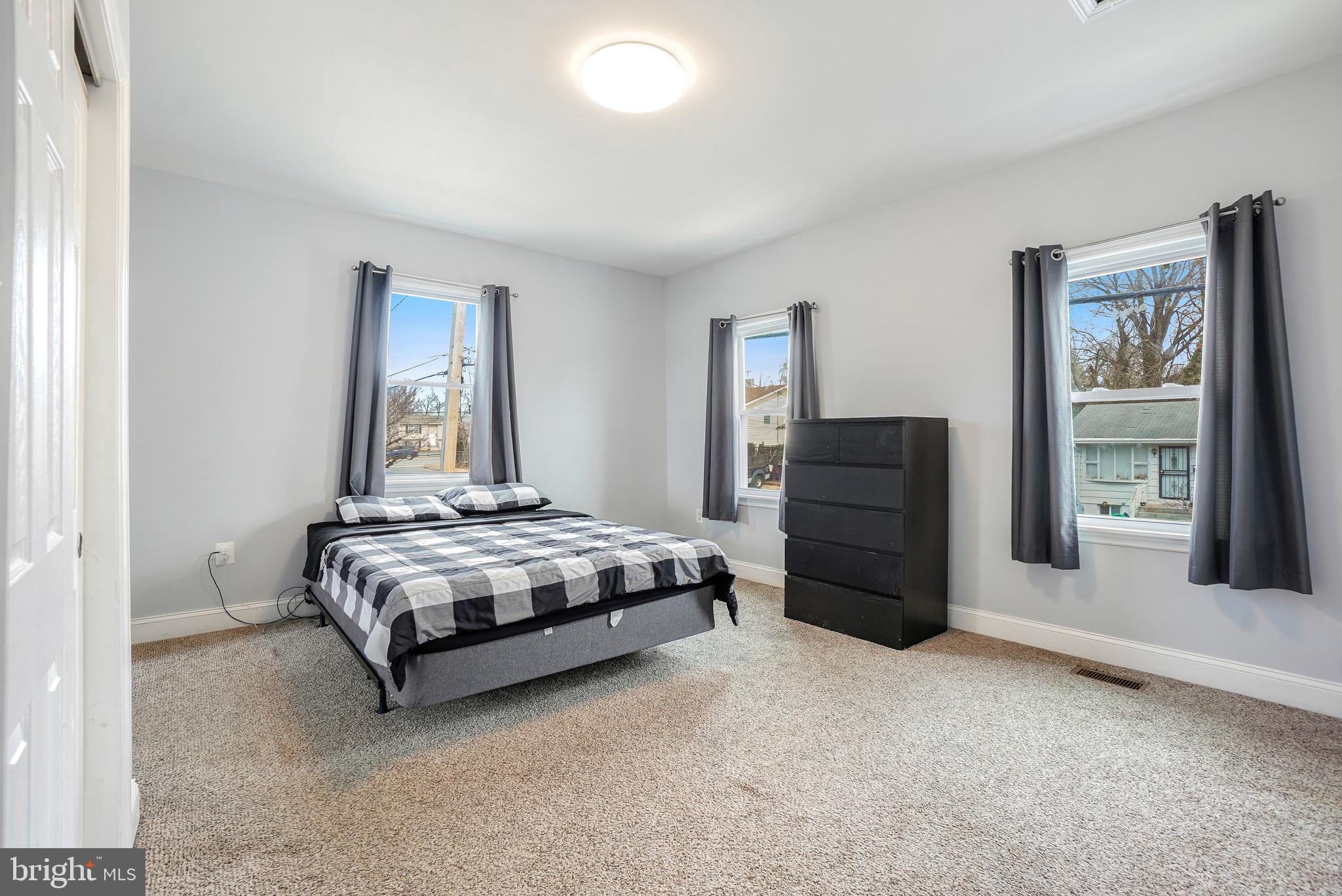 COLUMBIA PARK - Residential