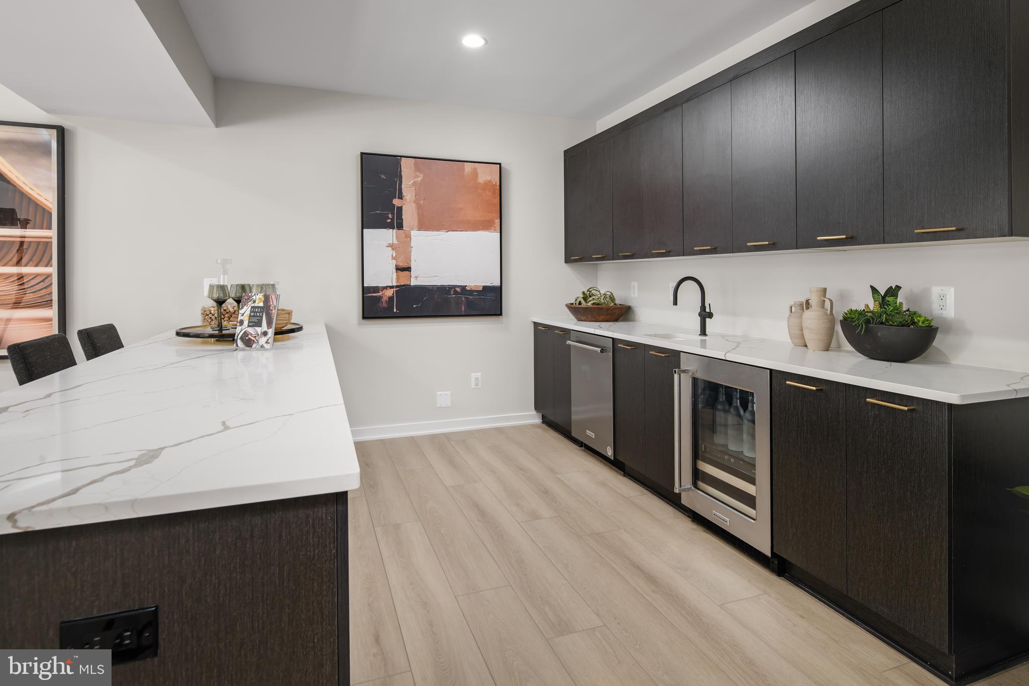 PARKSIDE VILLAGE - Residential