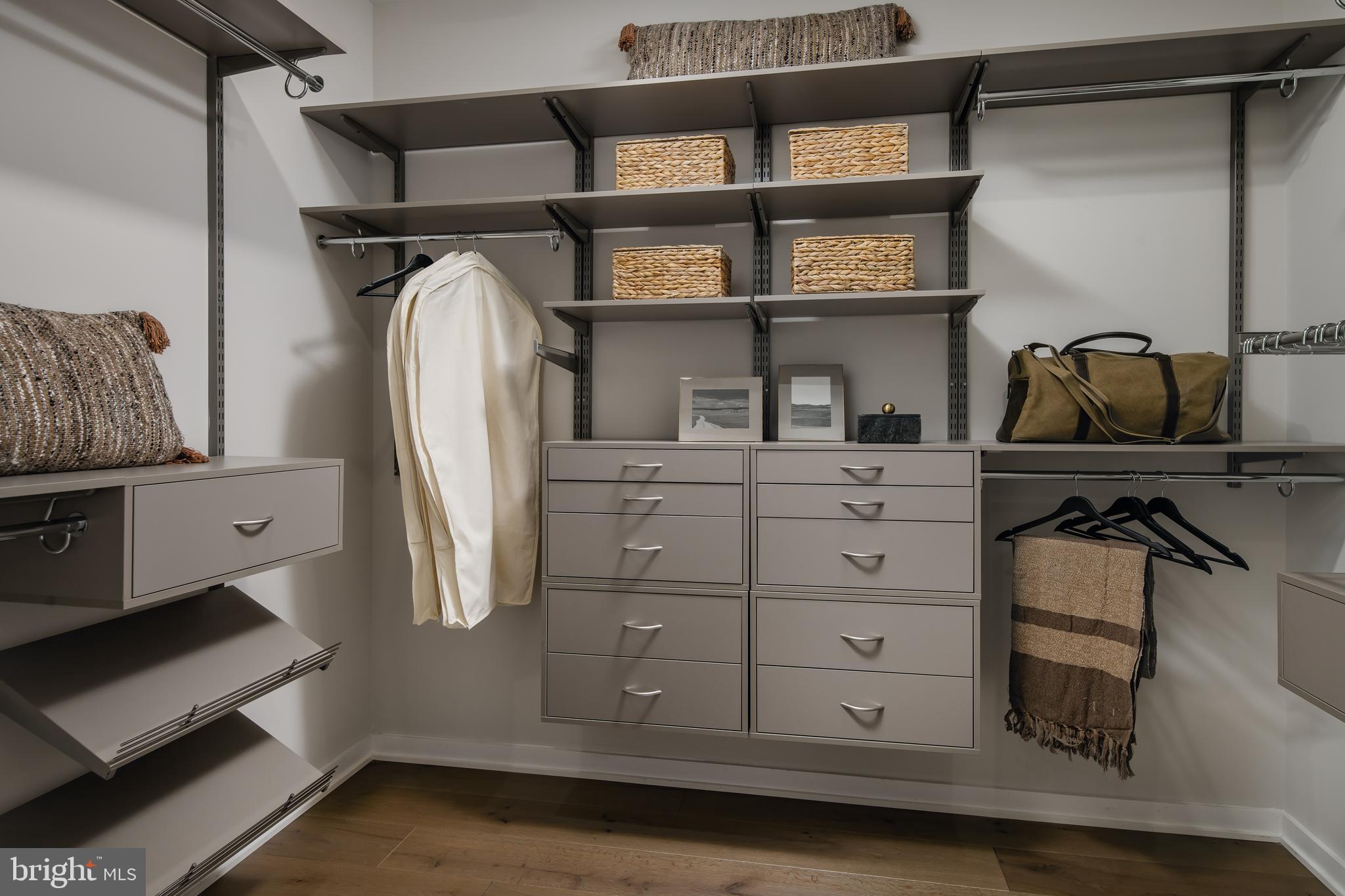 PARKSIDE VILLAGE - Residential