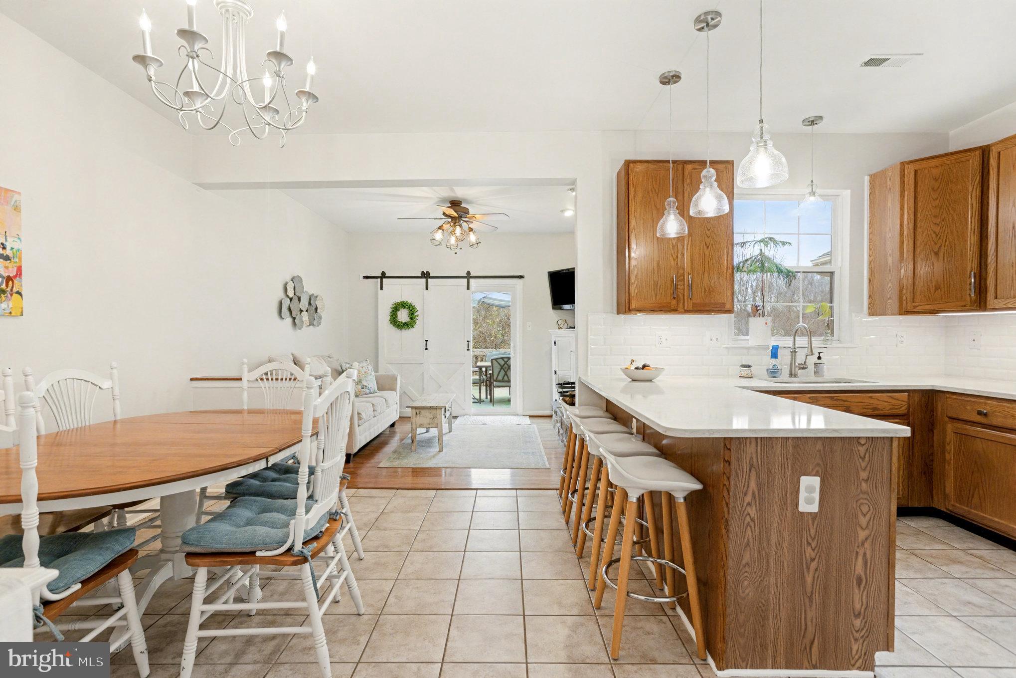 757 HICKORY LIMB CIRCLE W