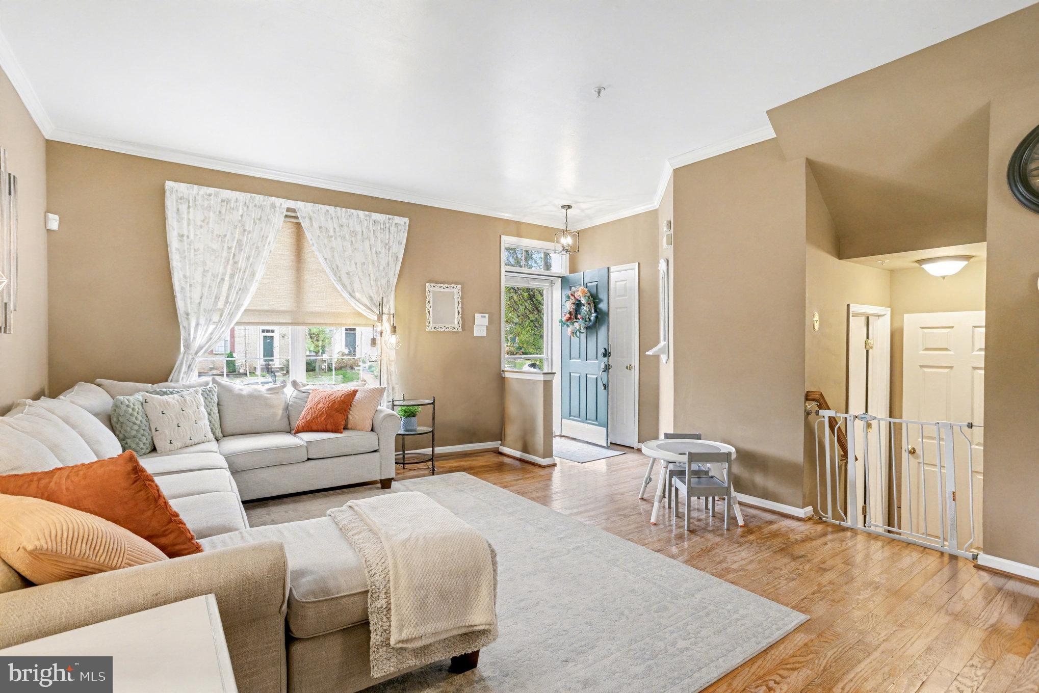 757 HICKORY LIMB CIRCLE W