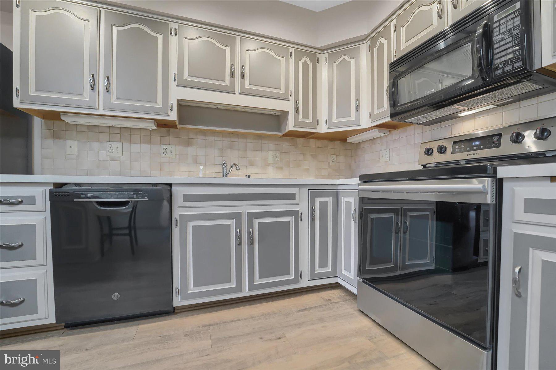 AARON VILLAGE - Residential