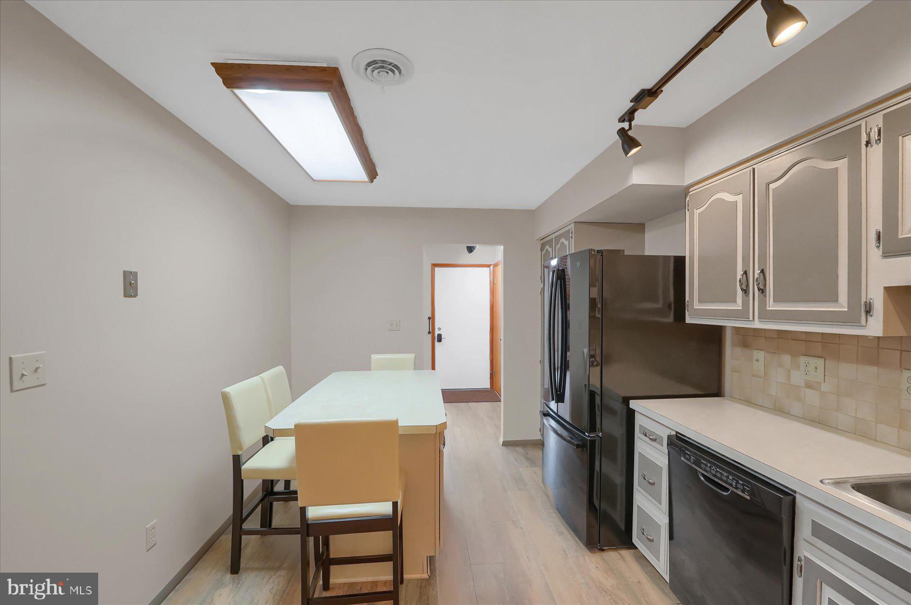 AARON VILLAGE - Residential