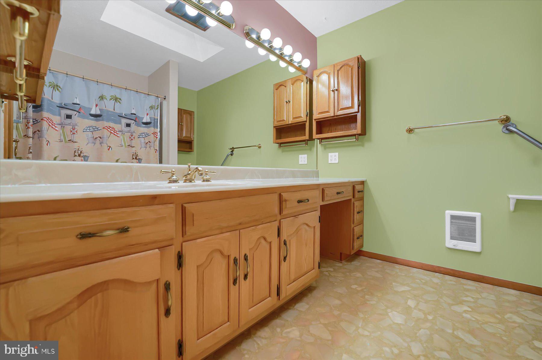 AARON VILLAGE - Residential