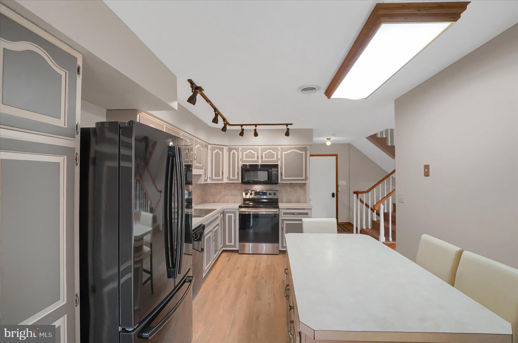 AARON VILLAGE - Residential