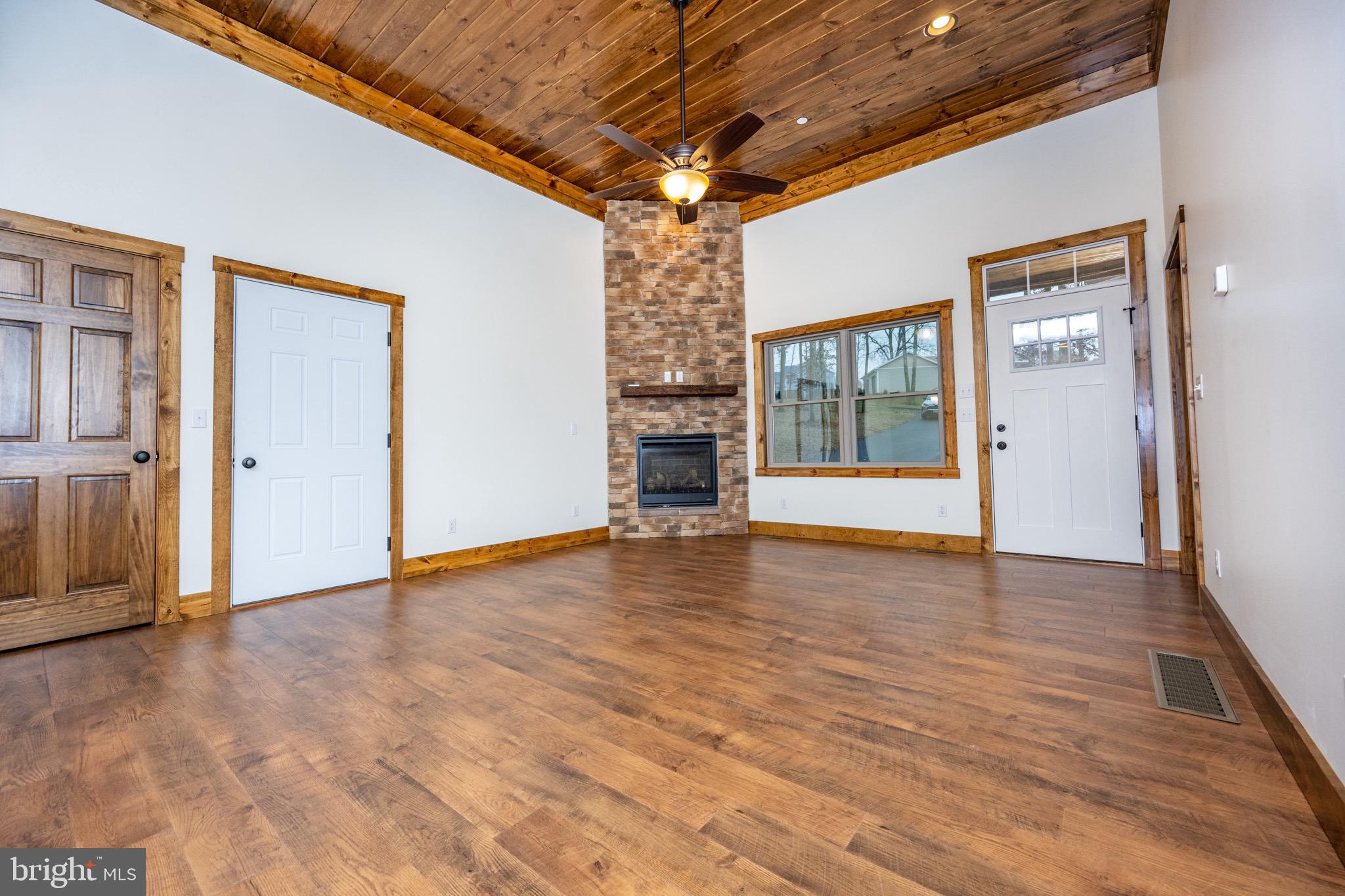 COLLEGE HEIGHTS - Residential