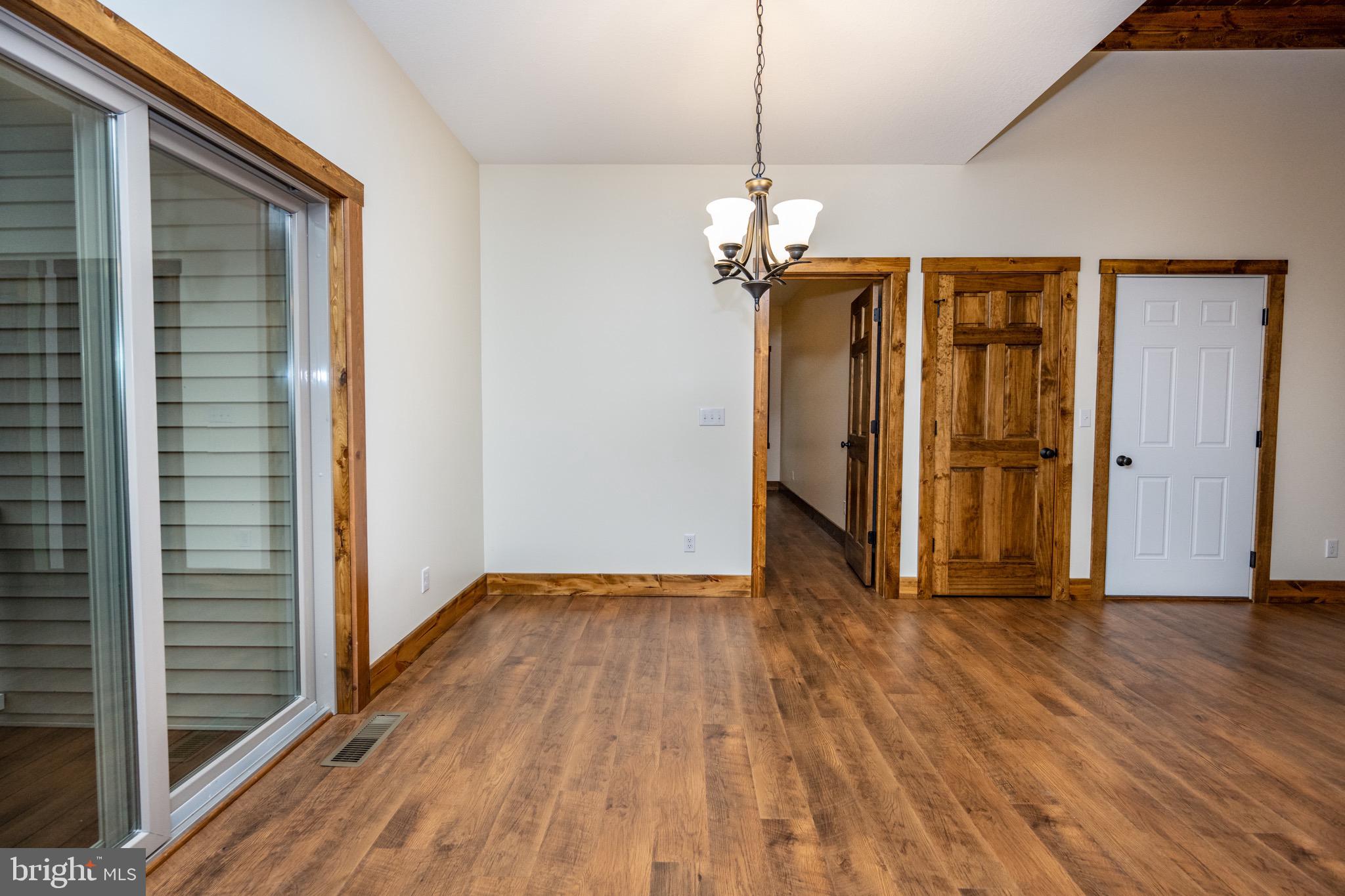 COLLEGE HEIGHTS - Residential