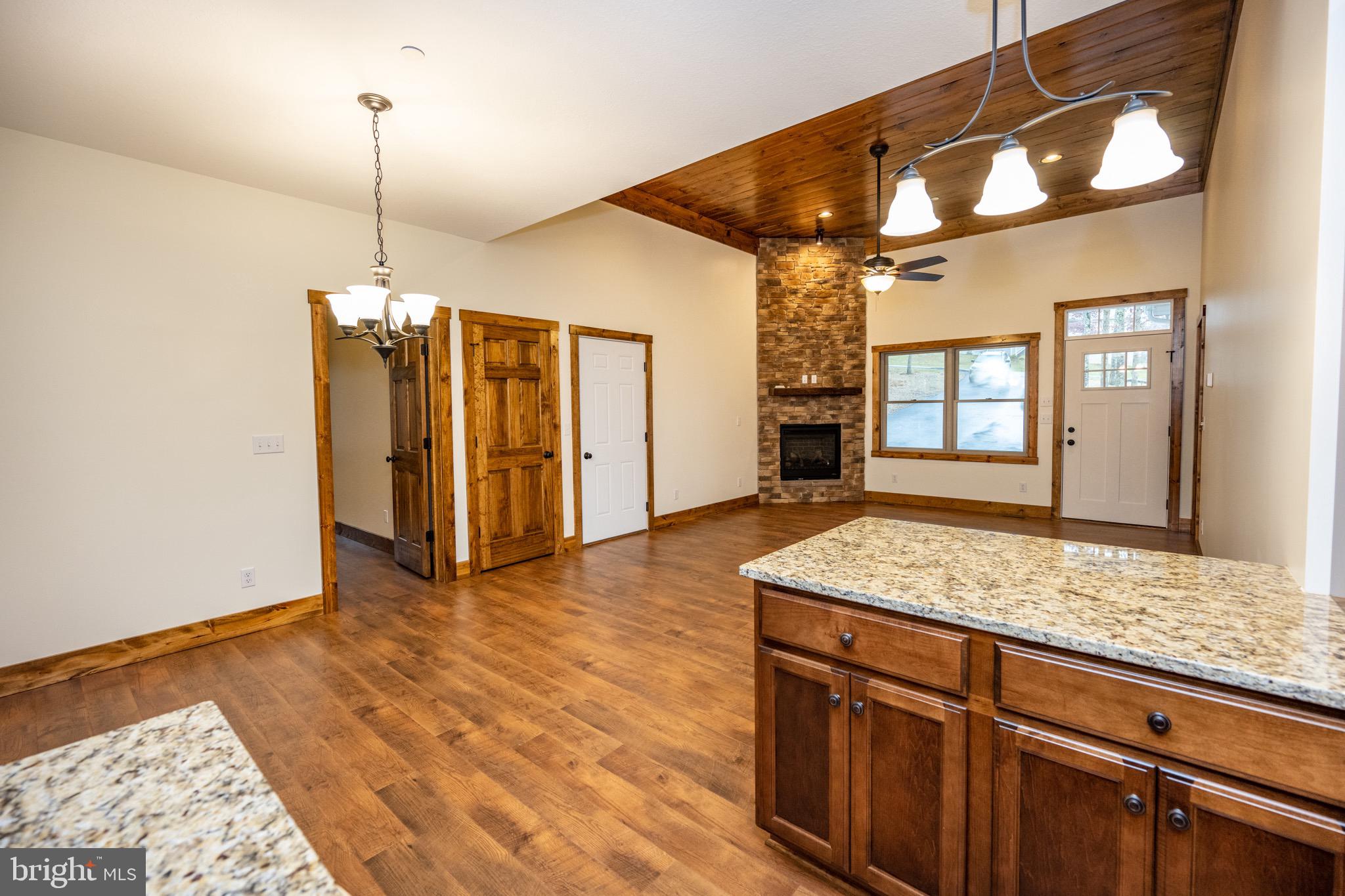 COLLEGE HEIGHTS - Residential