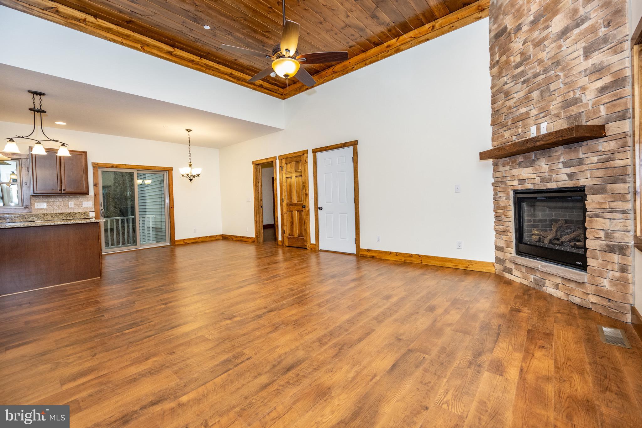 COLLEGE HEIGHTS - Residential