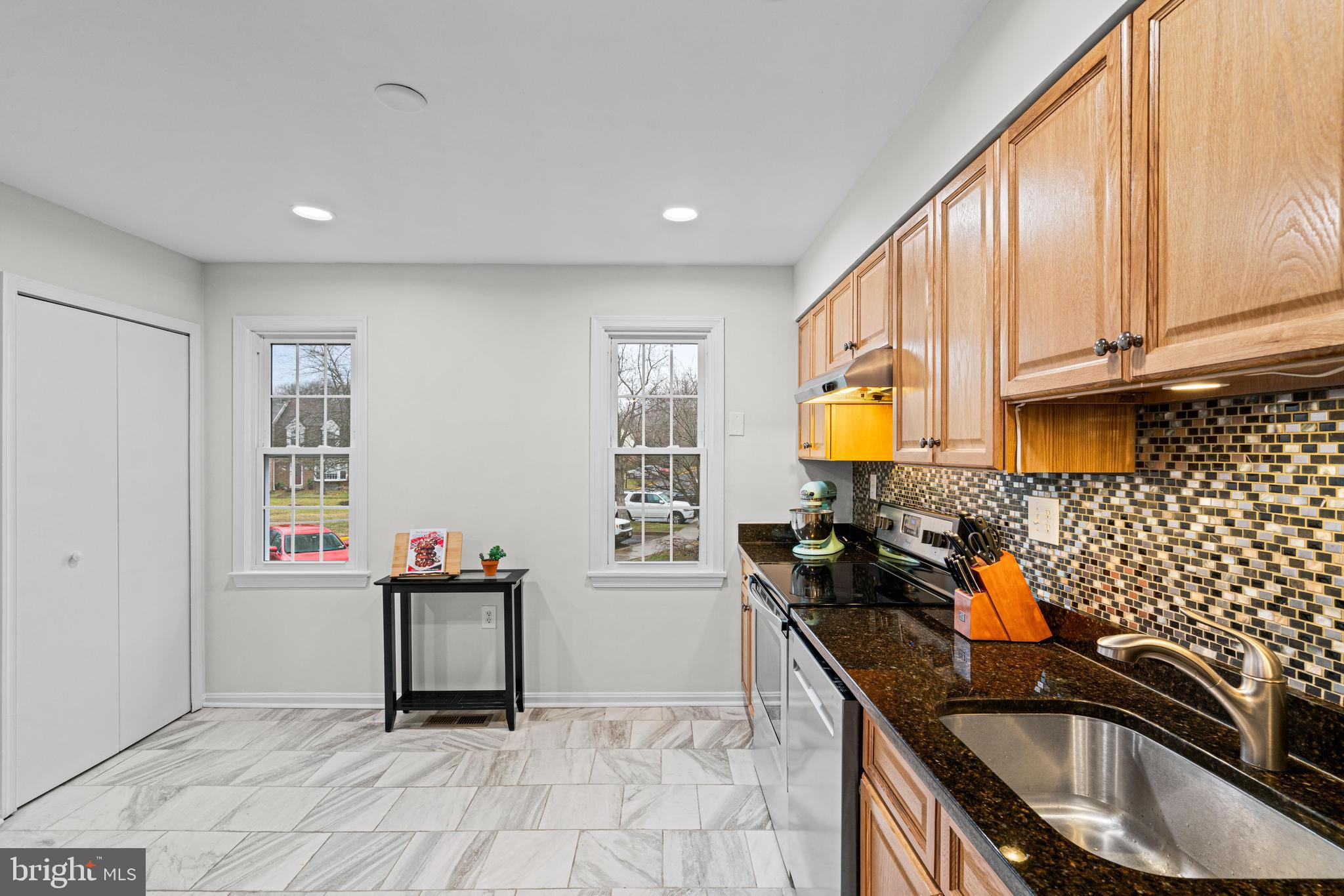 BURKE STATION SQUARE - Residential