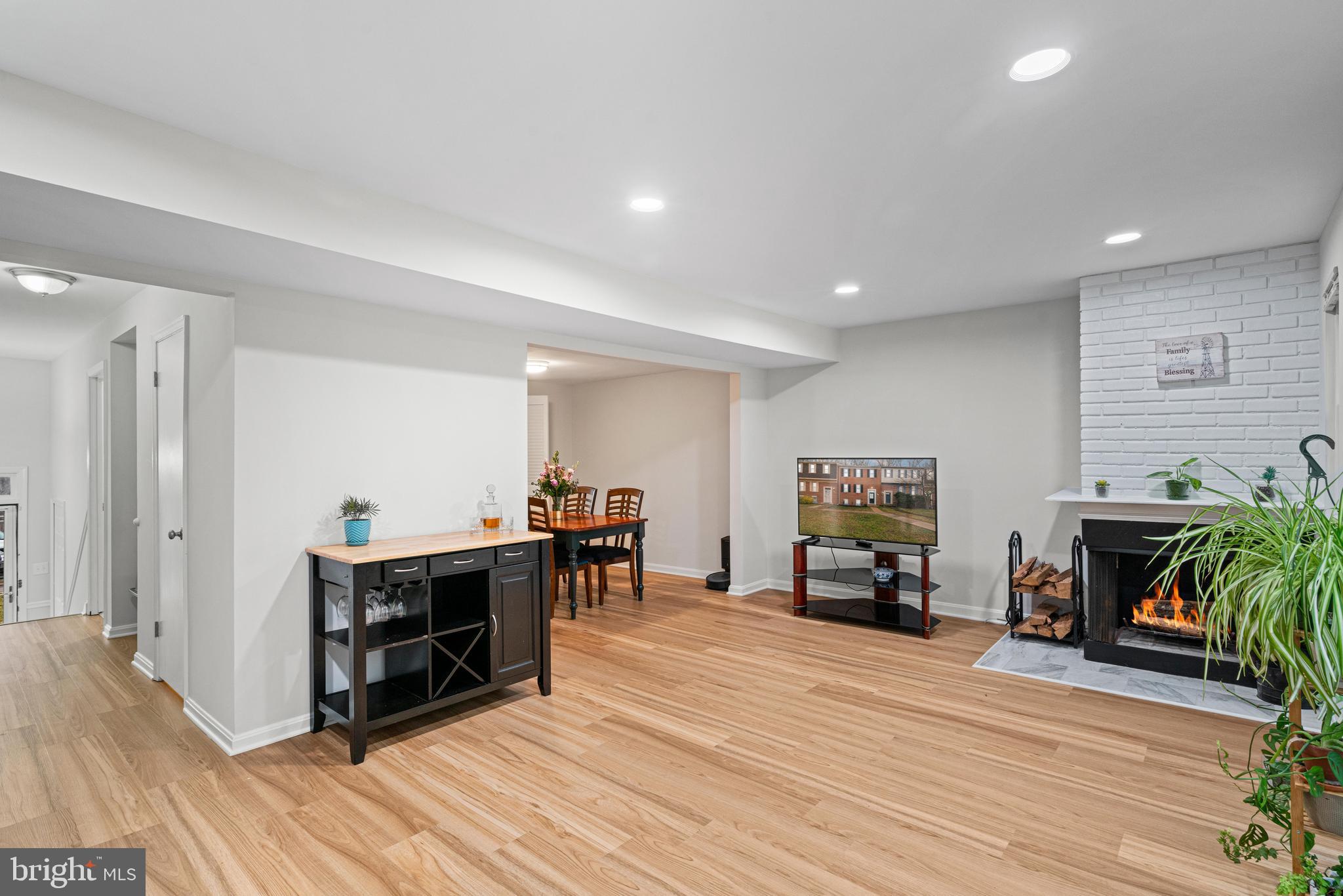 BURKE STATION SQUARE - Residential