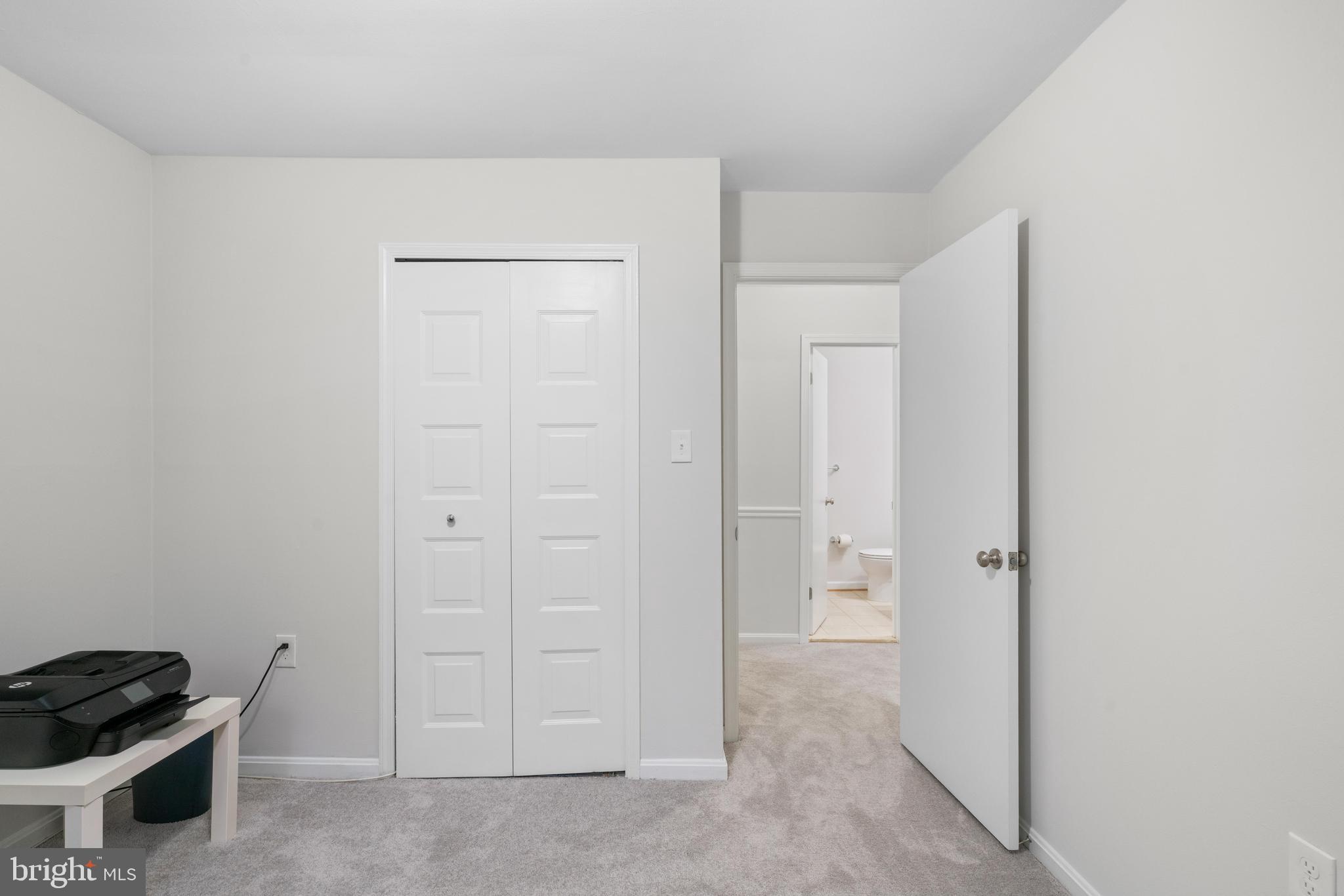 BURKE STATION SQUARE - Residential