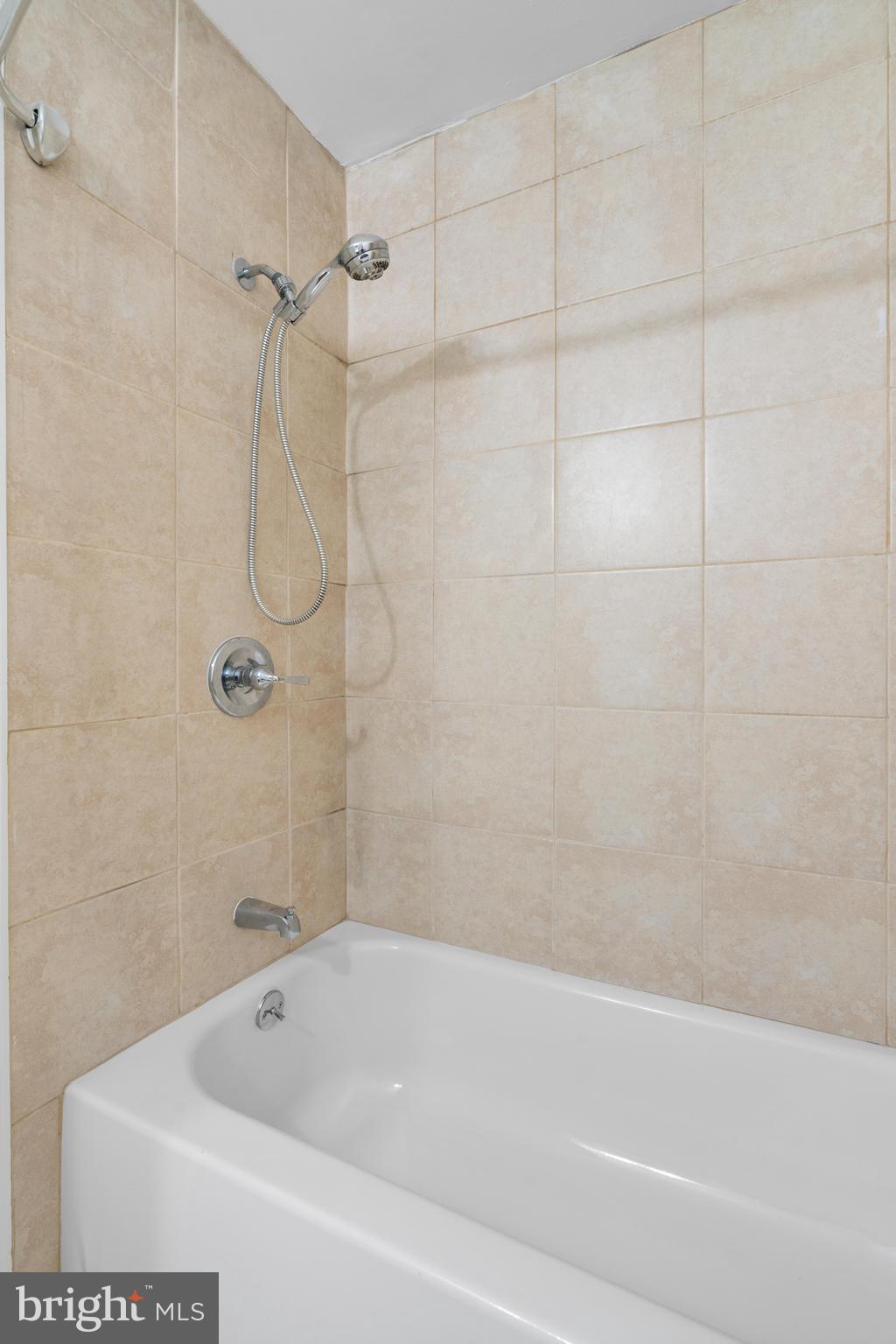 BURKE STATION SQUARE - Residential