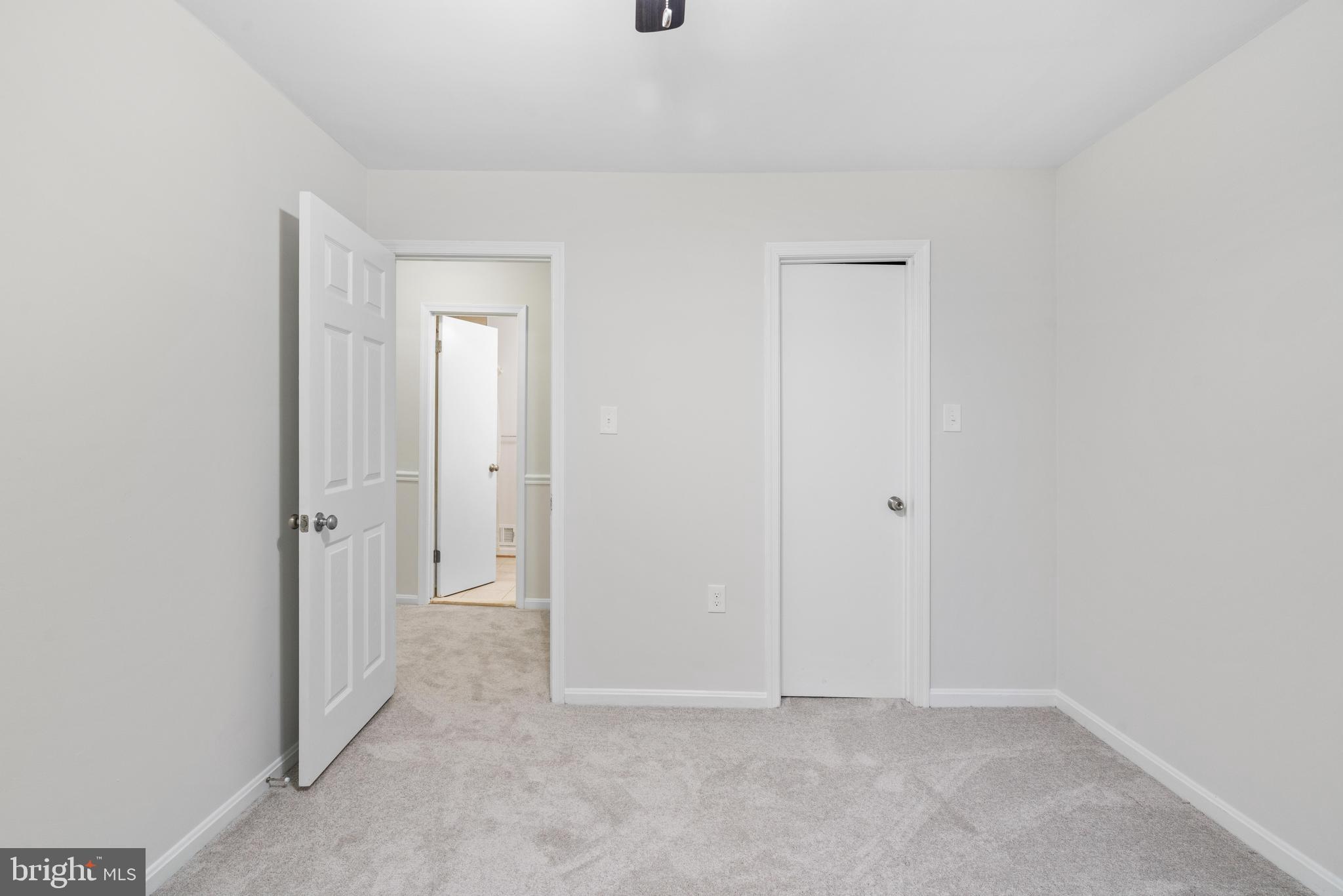 BURKE STATION SQUARE - Residential