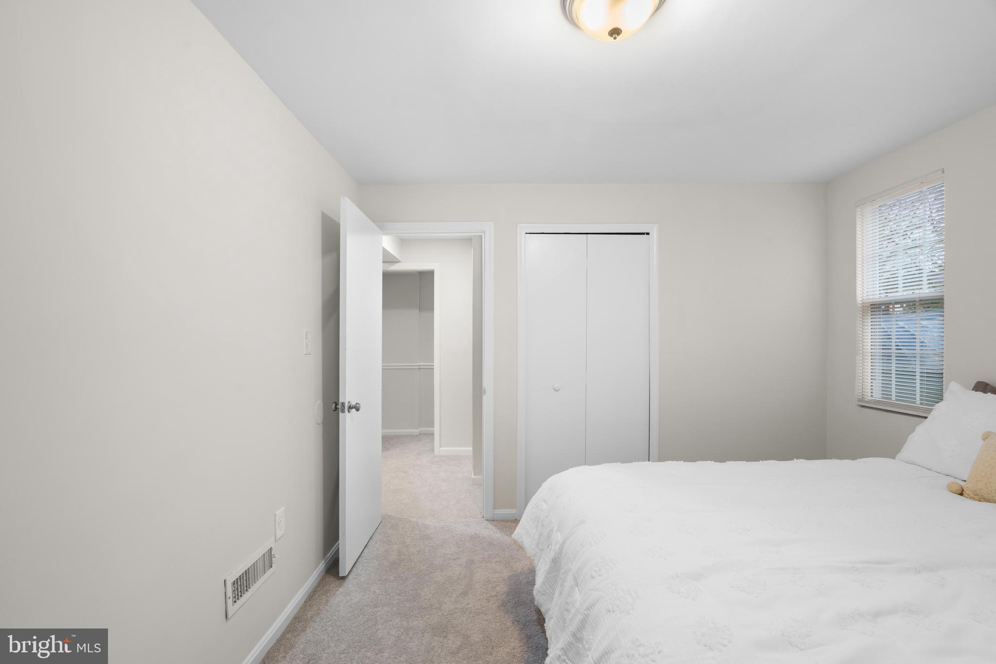 BURKE STATION SQUARE - Residential