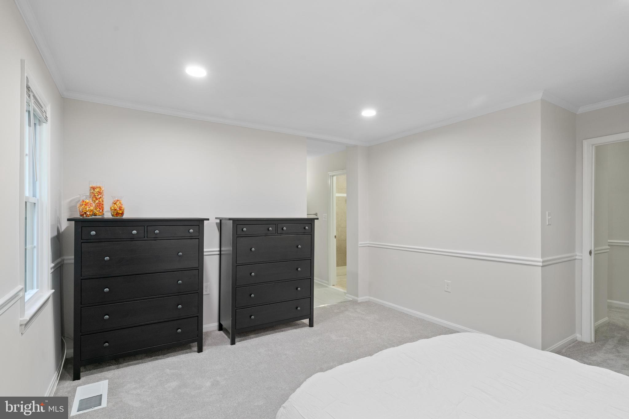 BURKE STATION SQUARE - Residential