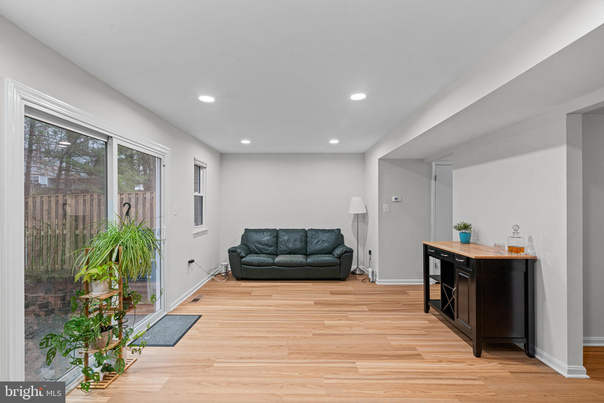 BURKE STATION SQUARE - Residential