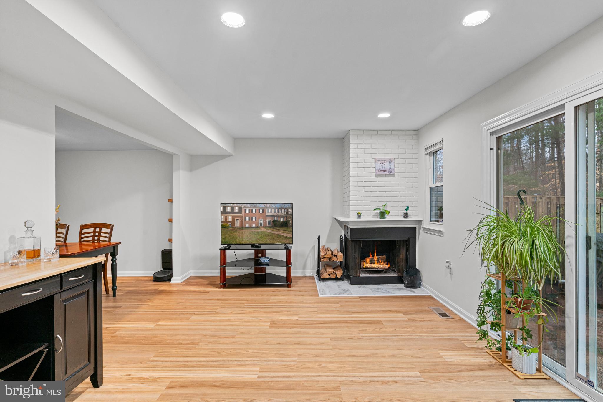 BURKE STATION SQUARE - Residential