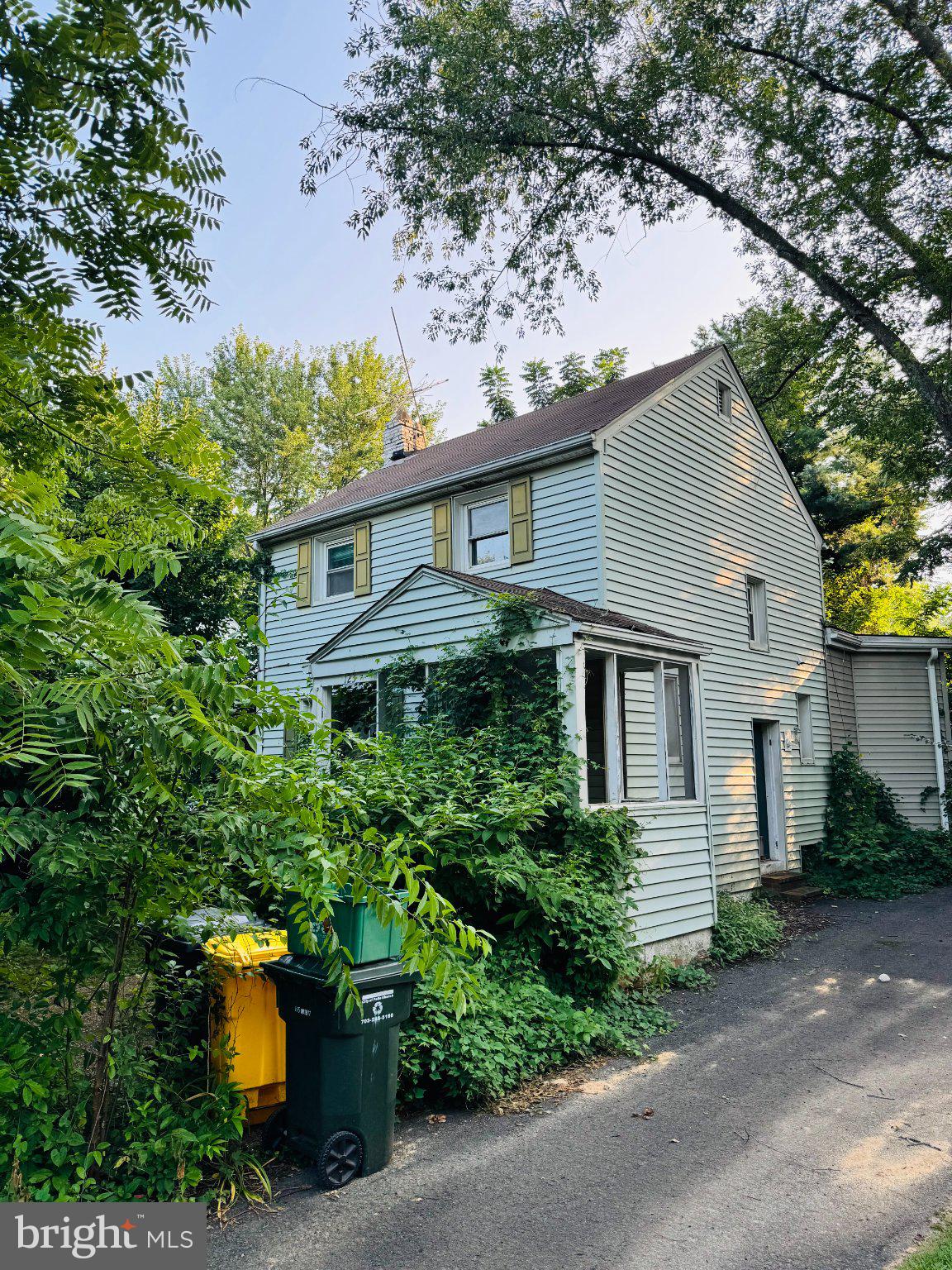 123 W WESTMORELAND ROAD