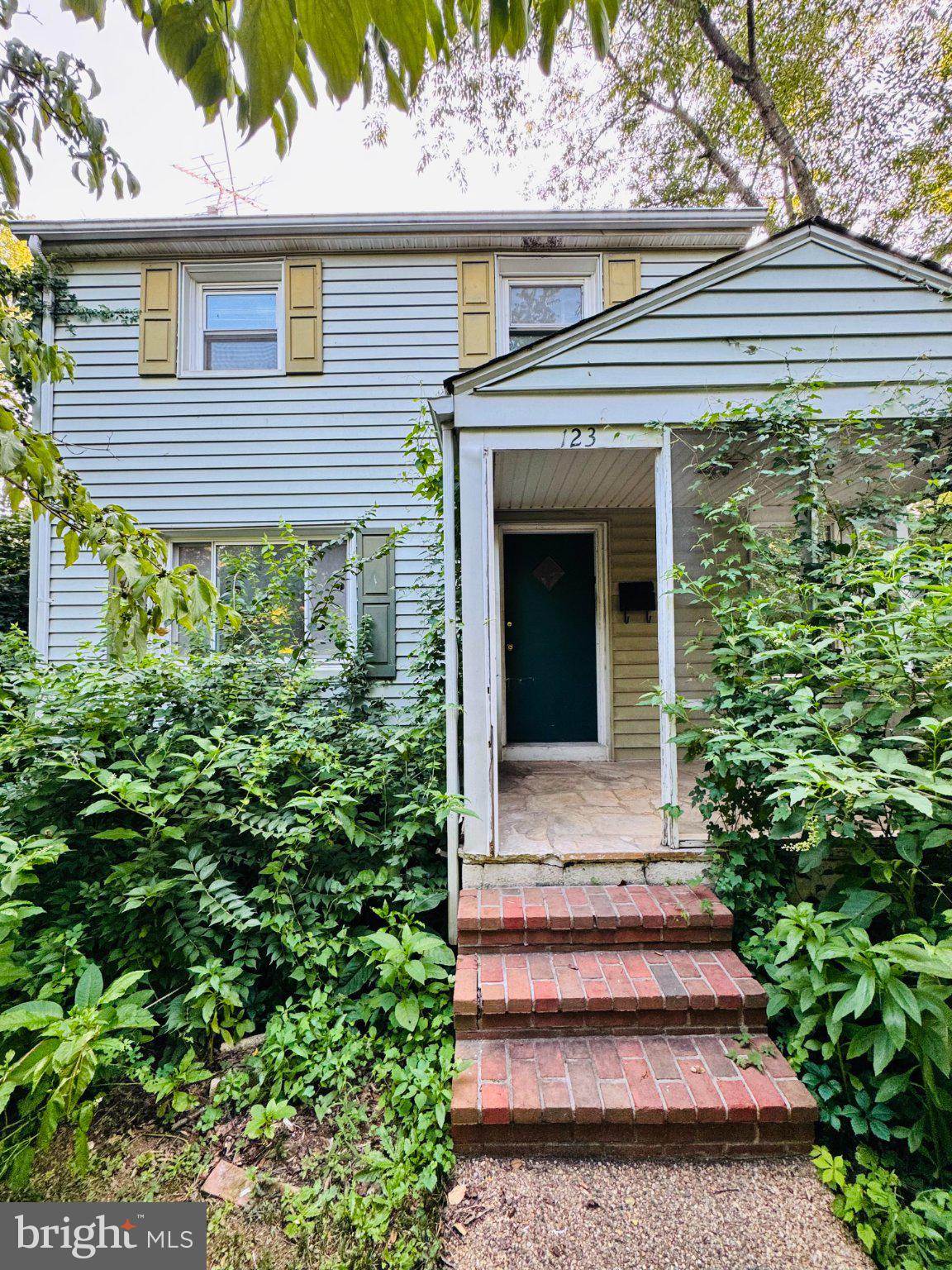 123 W WESTMORELAND ROAD