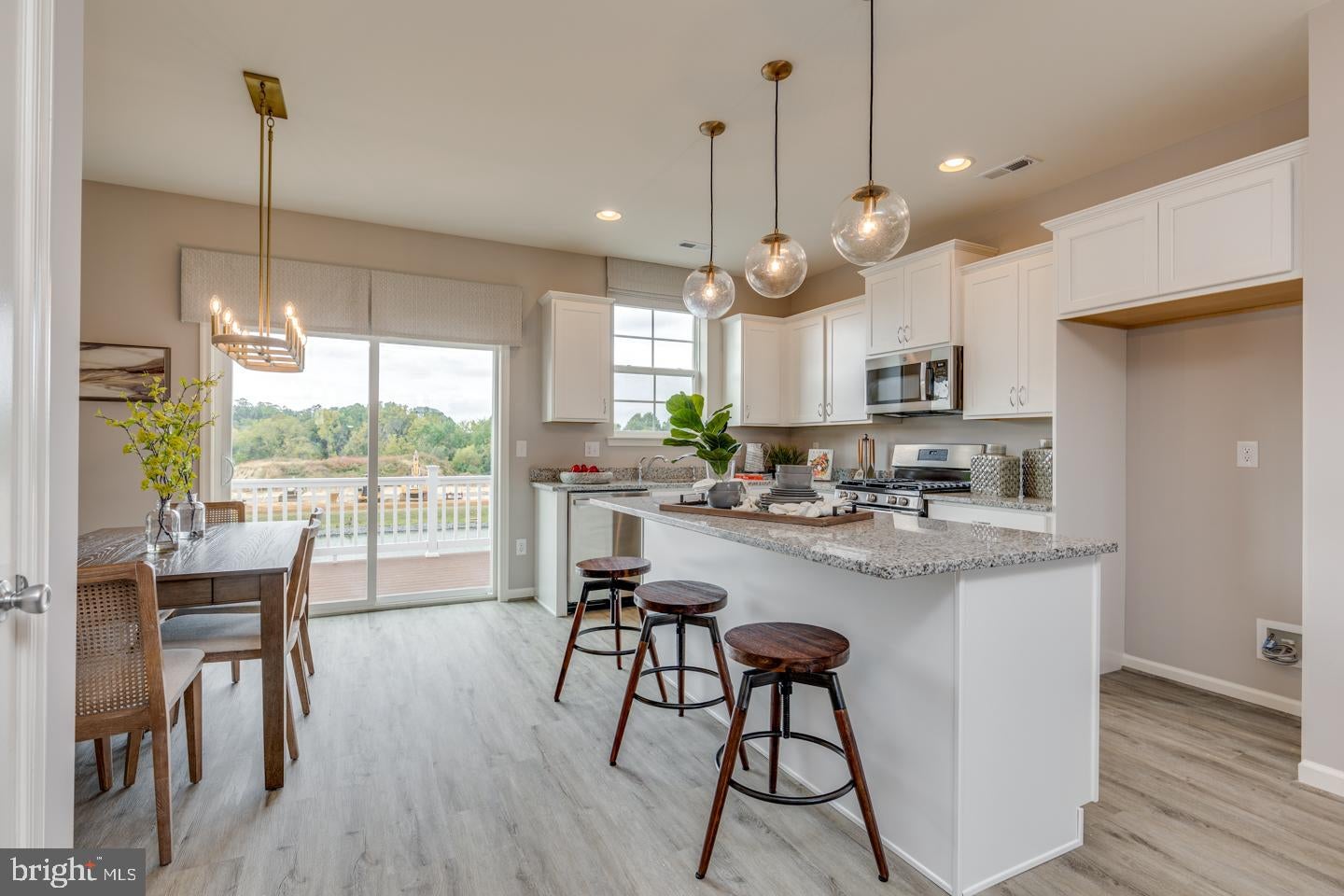 002 RAVELLO COURT
