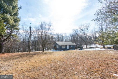 2767 SUNRISE DRIVE BROADWAY VA 22815