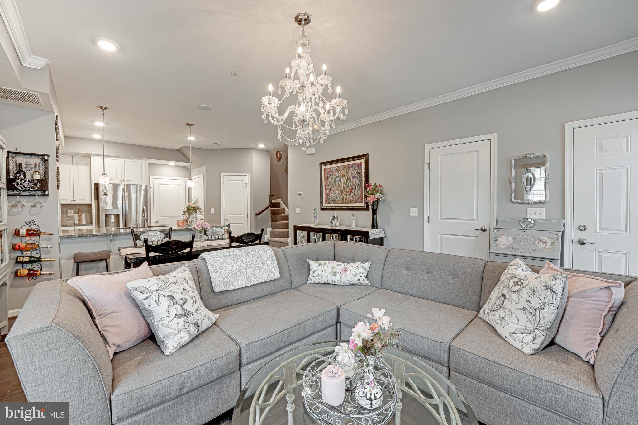 CRESCENT PLACE - Residential